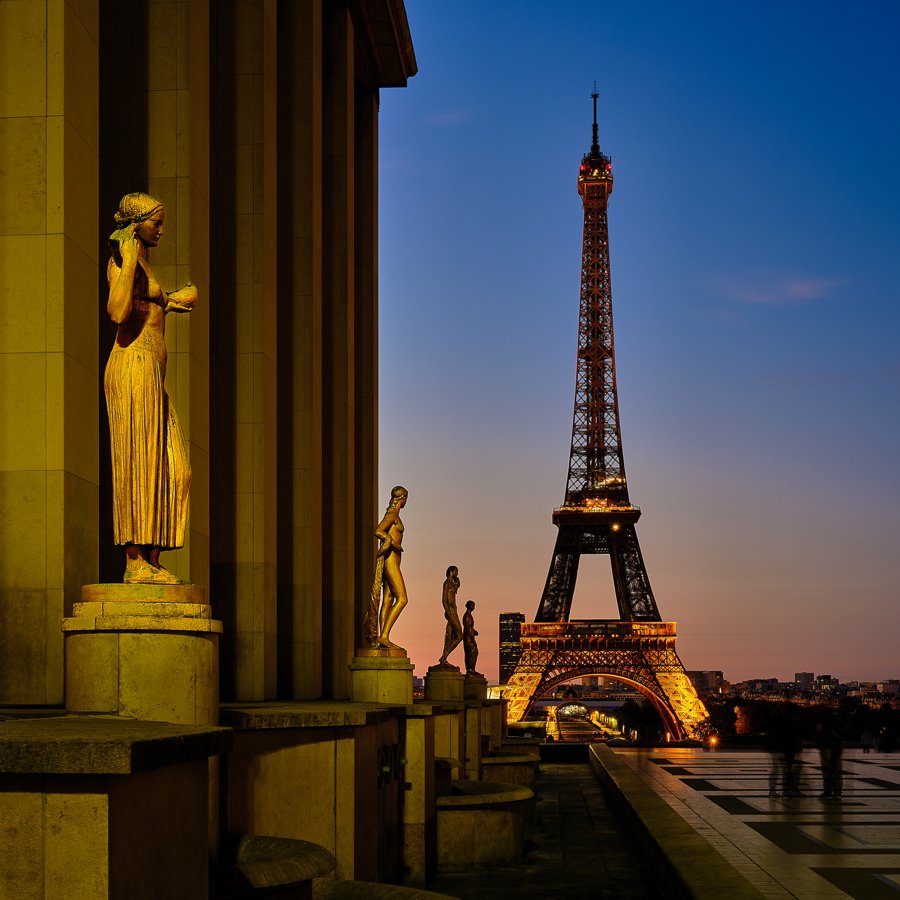 Ian Borthwick, Chaillot Morning 1 , 2020
With its unimpeded view of the Eiffel Tower on the other side of the river, at all hours of the day and night the Palais de Chaillot is usually a bustling mass of sightseers, partygoers, touts, skate-boarder