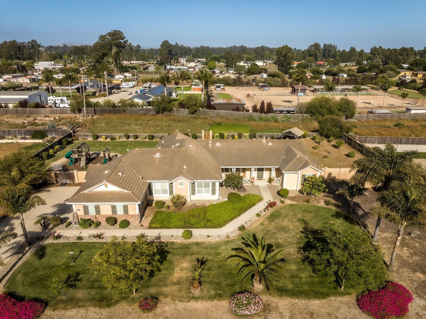 JUST LISTED | 525 Raptor St., Arroyo Grande CA 93420 | $1,549,000

Welcome to 525 Raptor, a beautiful custom home situated in the much sought after Callendar Grove area of Arroyo grande. This 3,376 sq. ft., 4 bedroom 3.5 bath home is the perfect blen