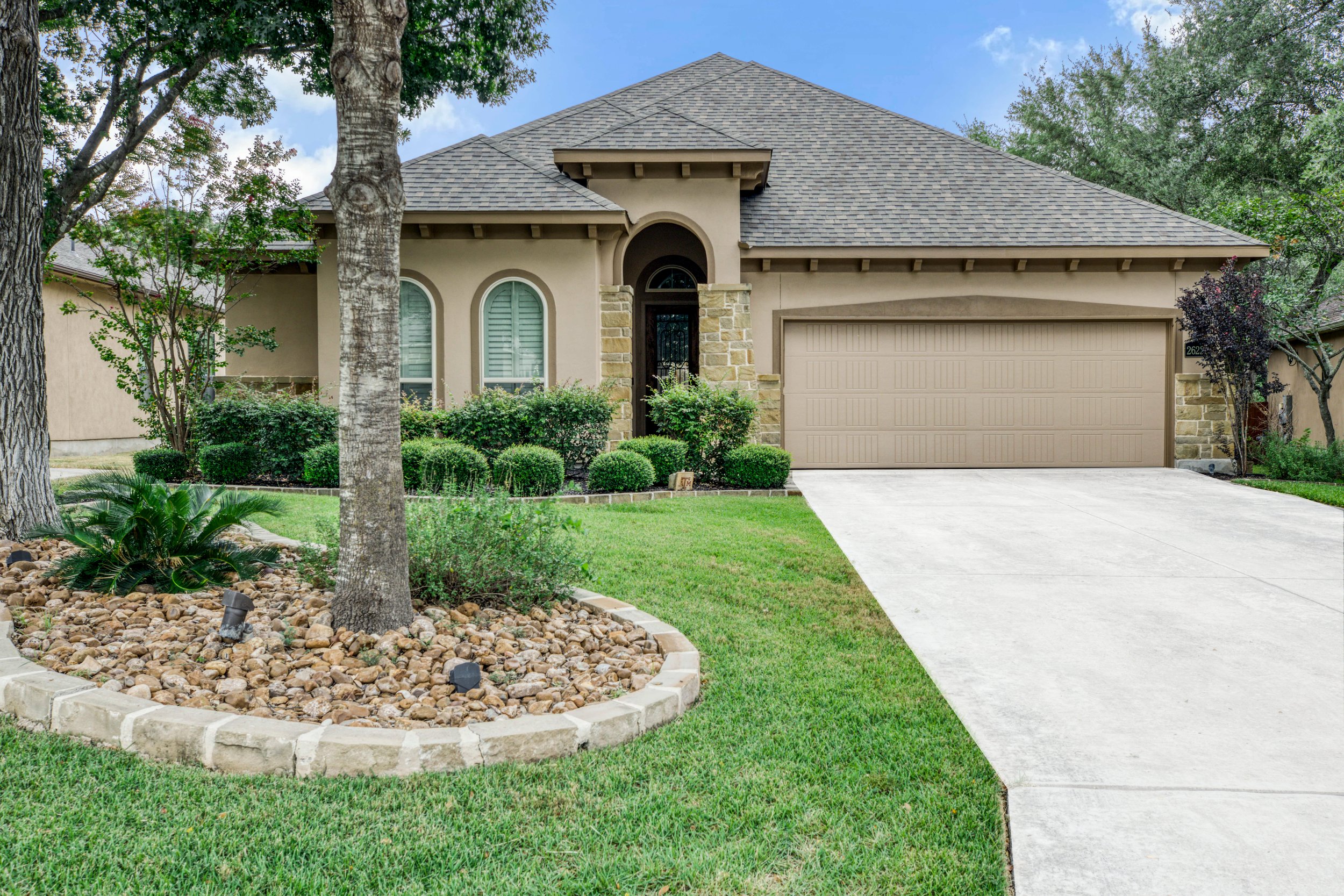 26222 Tuscan Woods.jpg