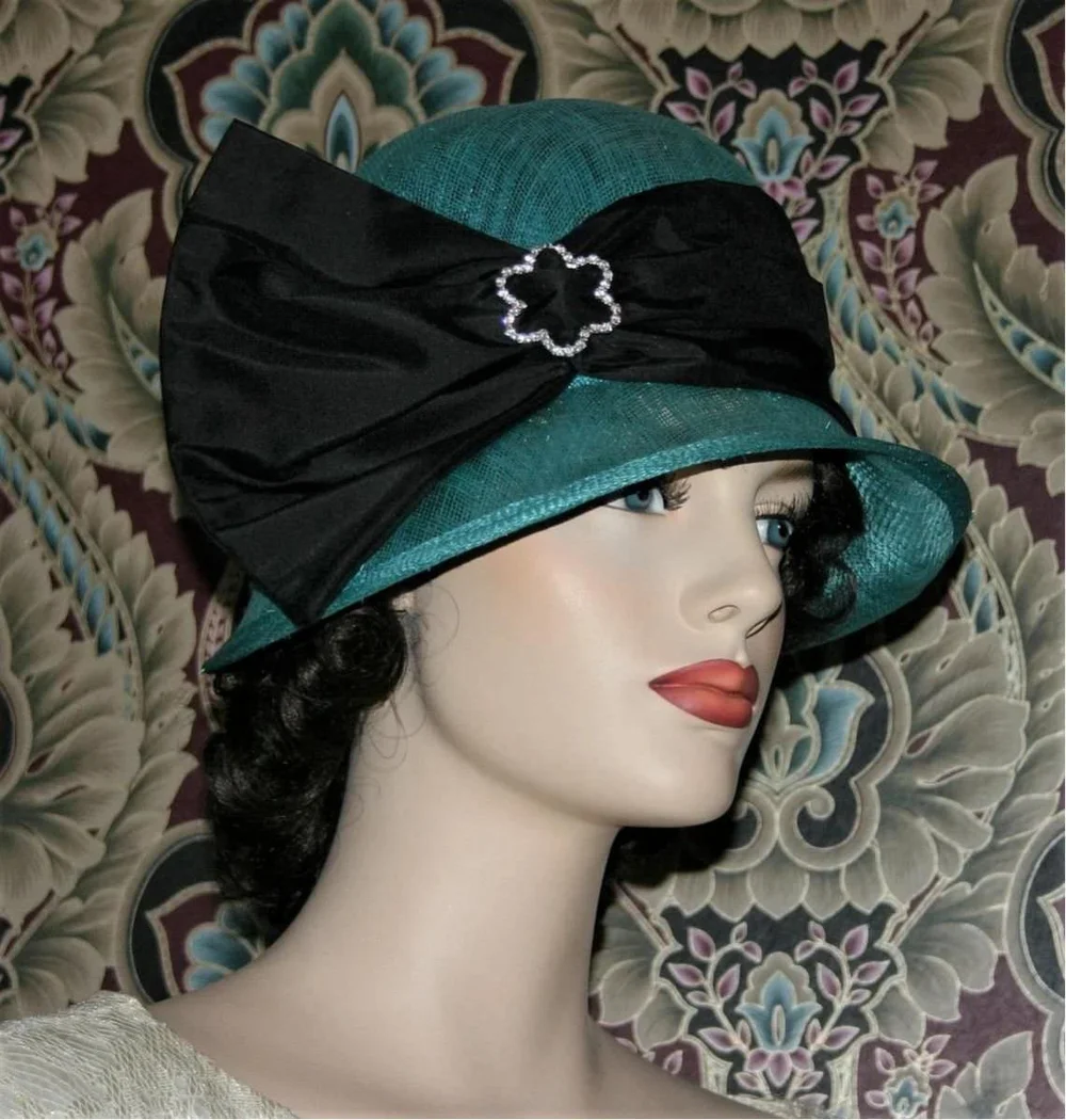 Gorgeous VINTAGE Womens Cloche Gatsby Hat Turquoise and Black - Size XS Vintage | Accessories | Gorgeous Vintage Womens Cloche  main image 3