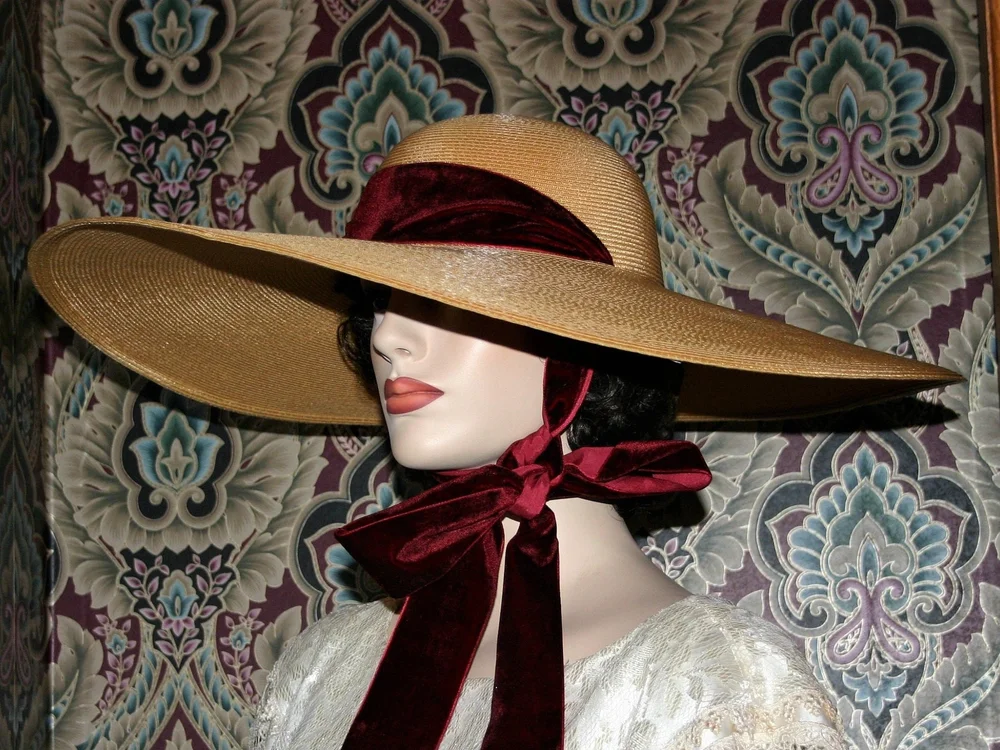 Gone with the Wind Southern Belle Hat - Miss Scarlett — East  display picture 3