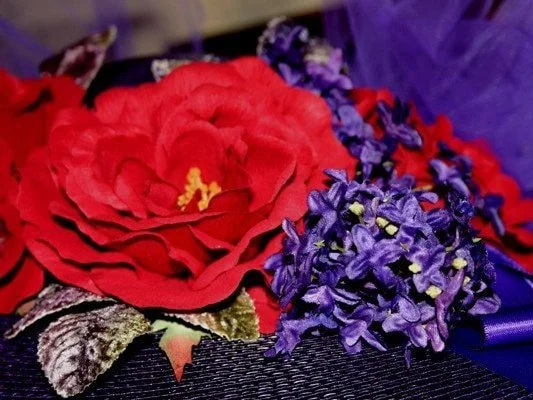 Red hat purple flower on side Vintage Betmar New York Red Fedora Straw Hat. Purple Silk  main image 3