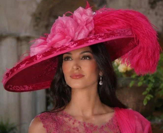 Fascinator Hat Delight: Signorina Rosa Prima - Hot Pink to Elevate Your Look