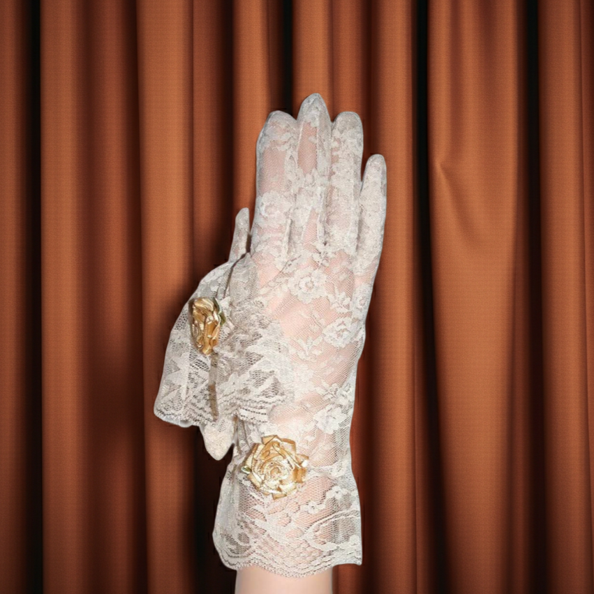 Lace-Gloves-for-Tea-Party-or-Wedding