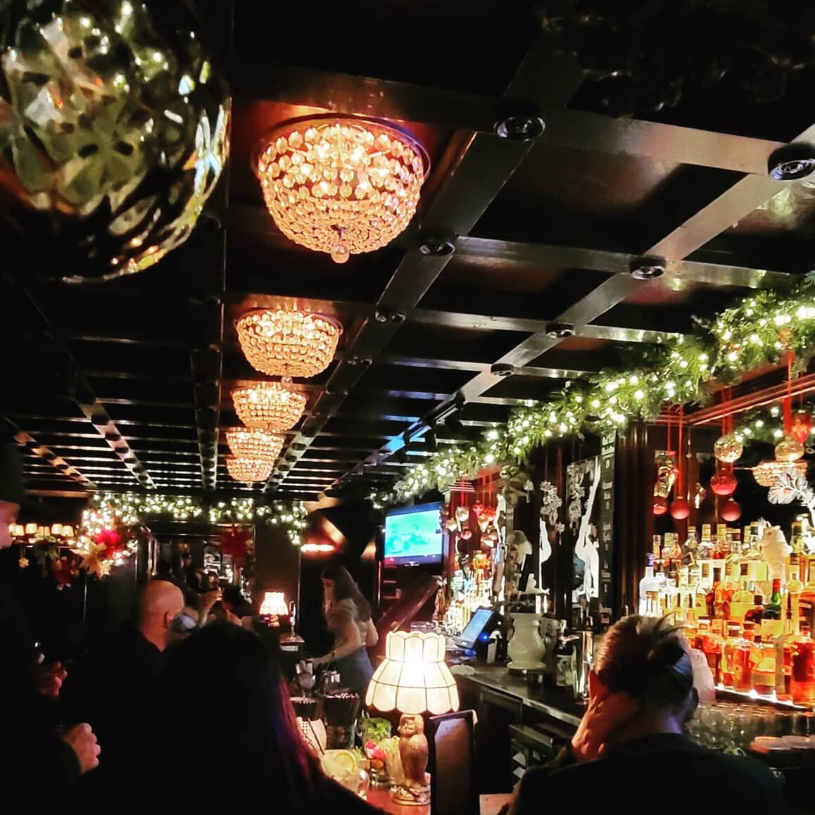 Hootie hoo! We are back! #reopen #finally #comevisit 
.
.
.
#owltree #unionsquare #unionsquarebars #nobhill #nobhillbars #cocktailtime #SF #SFbars #cocktails #beer #wine #holidayparty #holidaypartytime #christmas #christmasparty #christmastime
