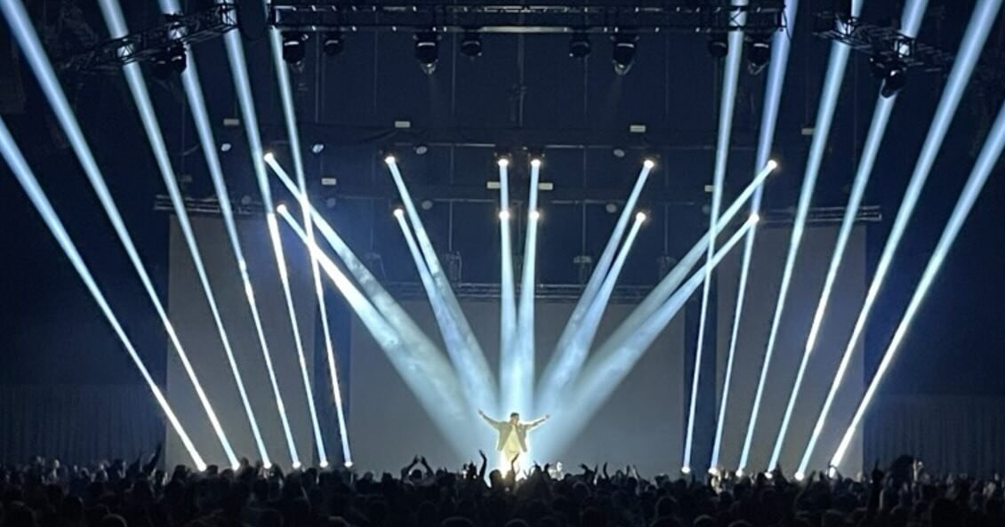 @andrewschulz had the crew in stitches at the Brisbane Entertainment Centre were we supplied the lighting, led and camera package. @robelighting @ayrtondigital  #spiider #cobra #perseo @ma_lighting_international #grandma3 @dicoloraustralia