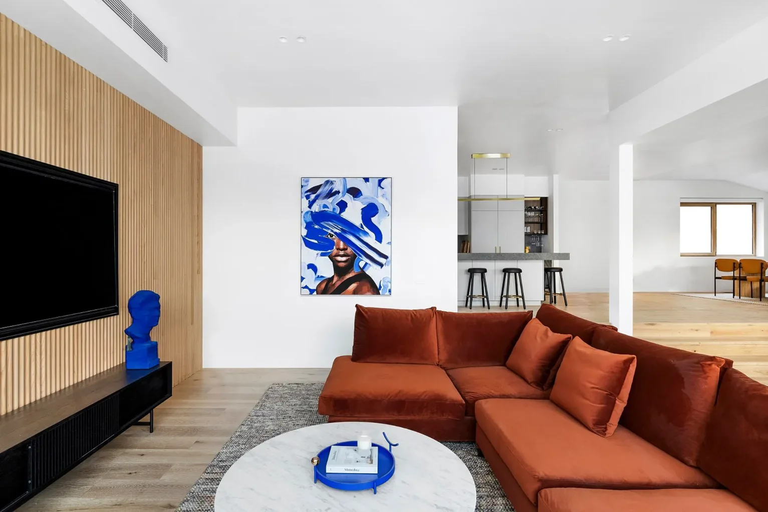 Modern living room with residential services_luxury home builders melbourne