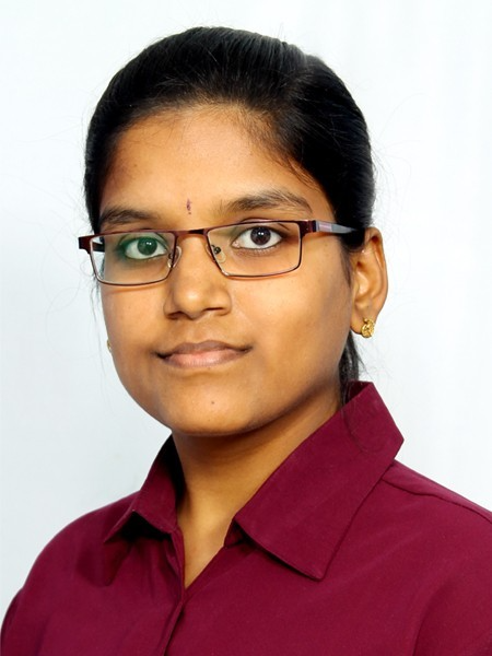 Akshaya Headshot.jpeg