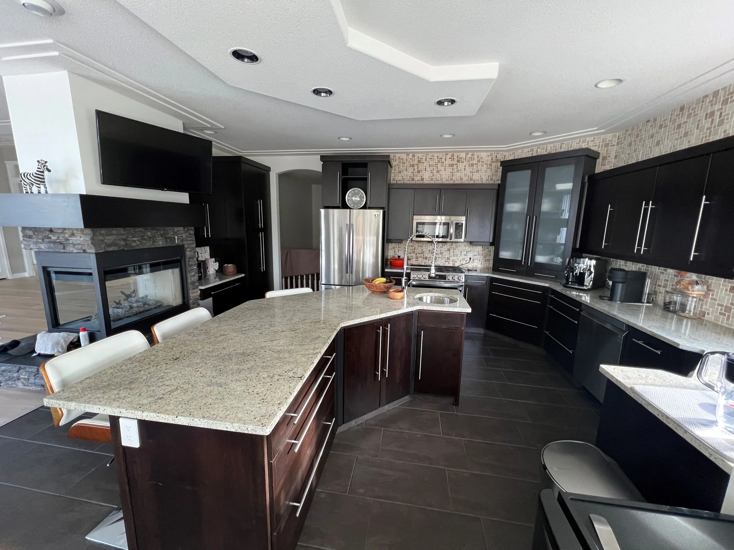 Kitchen 2.jpg