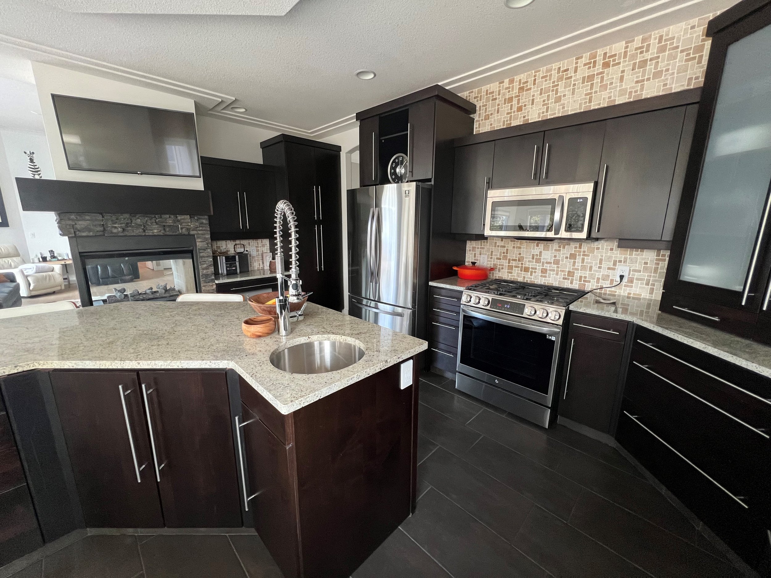 Kitchen 3.jpg