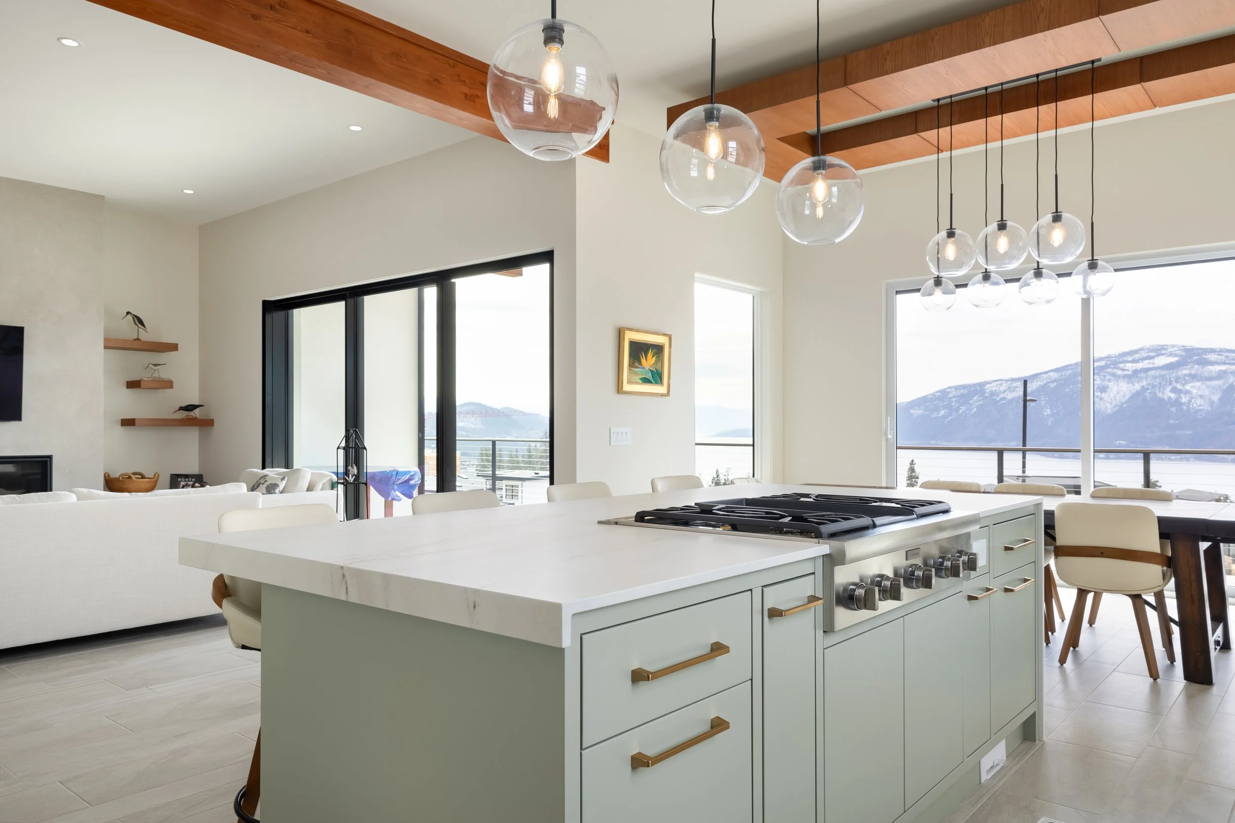 9842 Beacon Hill Dr-16.jpg