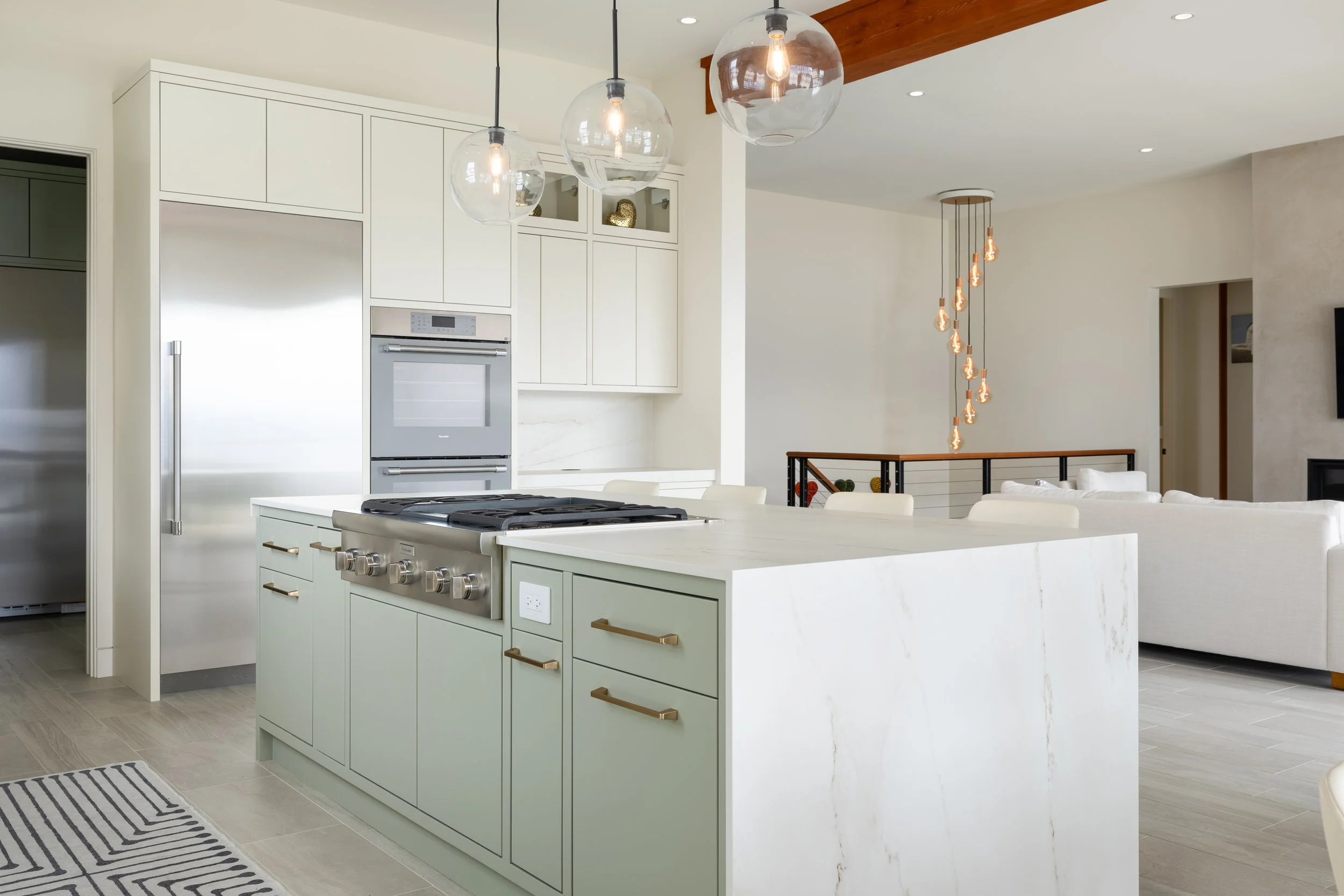 9842 Beacon Hill Dr-5.jpg