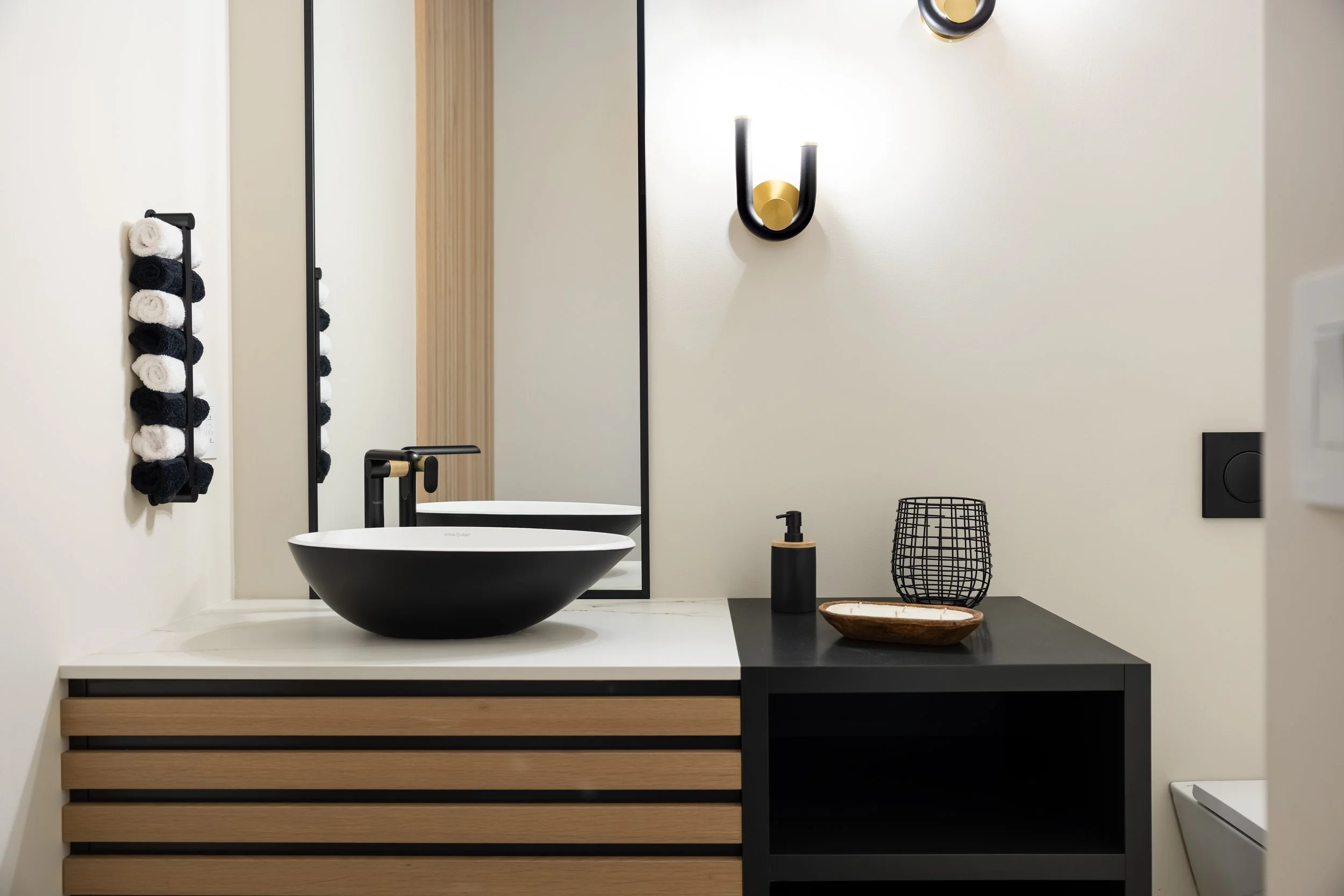 9842 Beacon Hill Dr-34.jpg