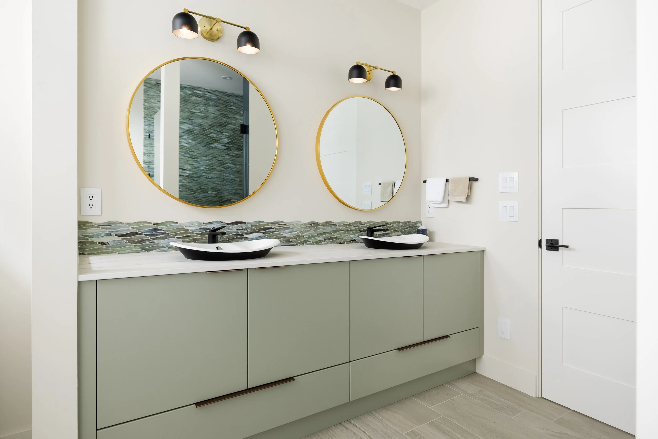 9842 Beacon Hill Dr-41.jpg