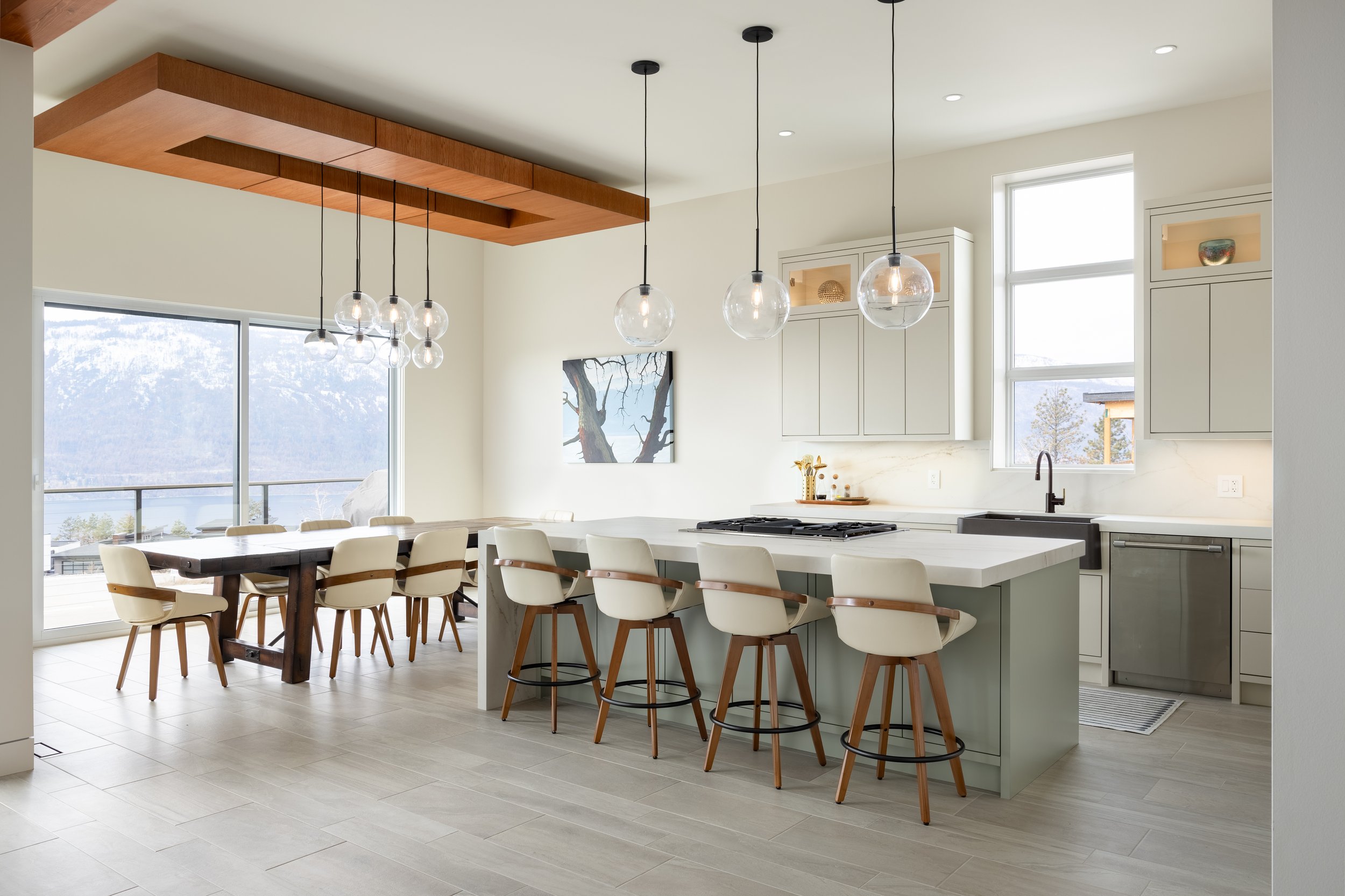 9842 Beacon Hill Dr-8.jpg