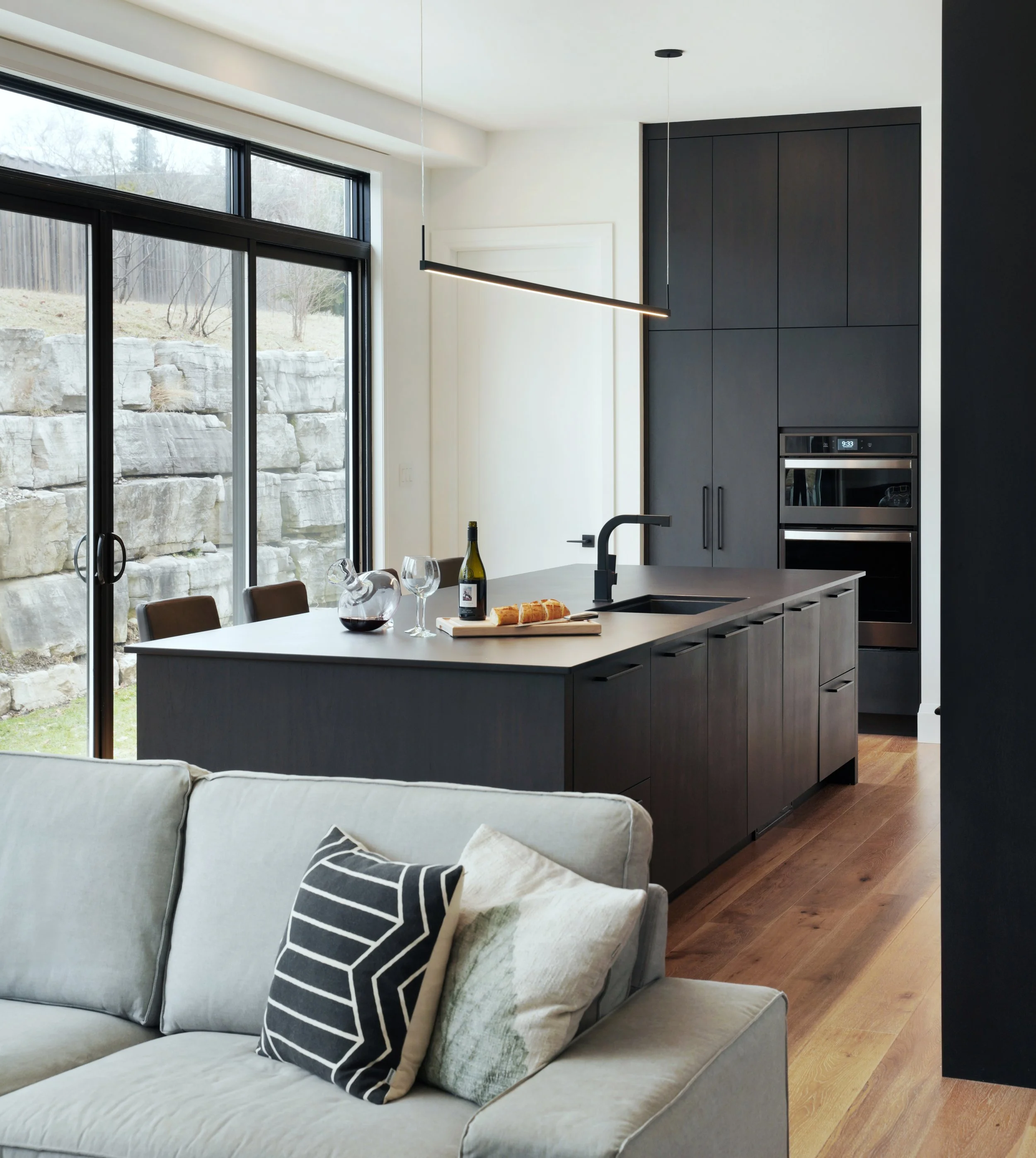 32-567 Rosecliffe Terrace London 03.jpg