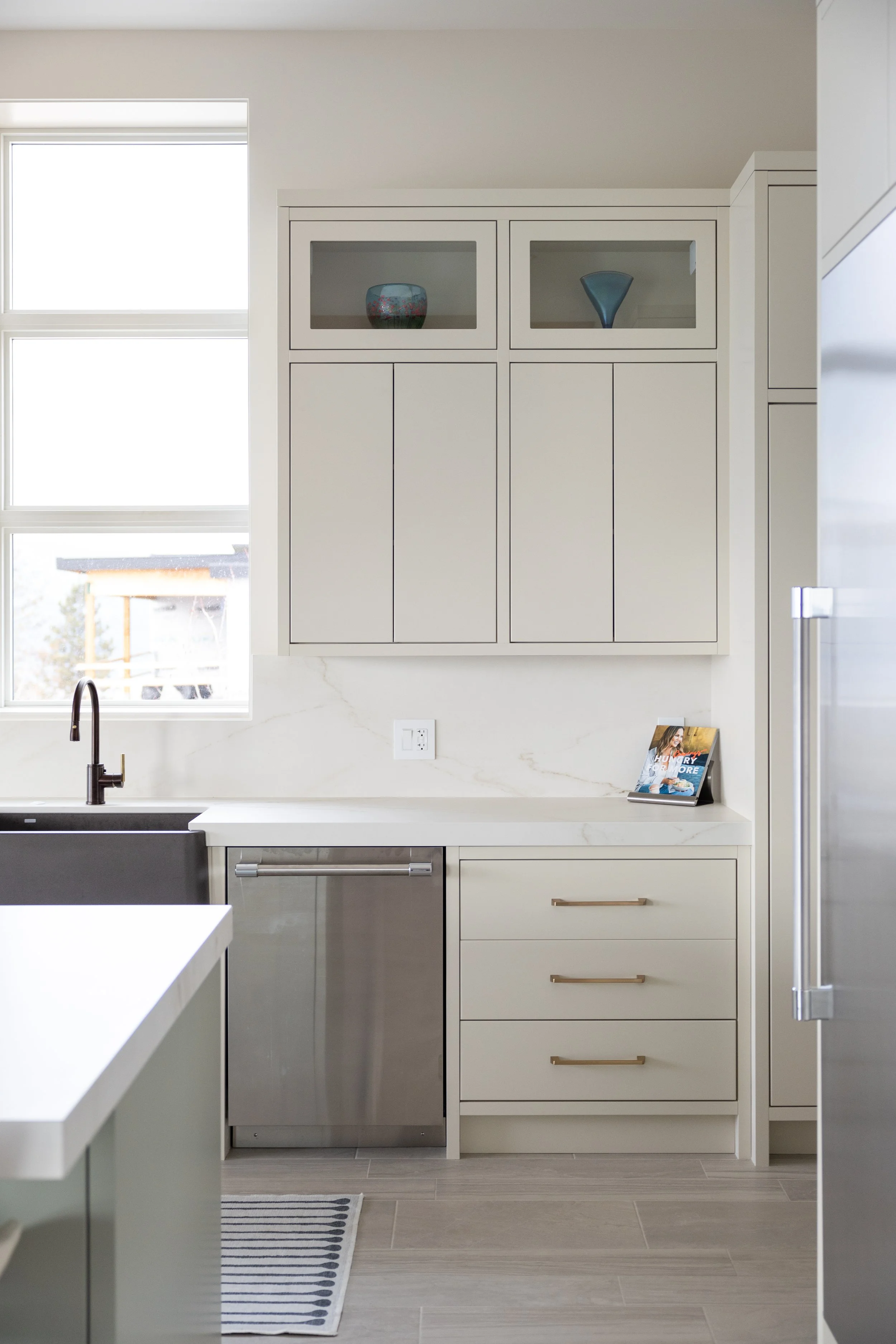 9842 Beacon Hill Dr-25.jpg
