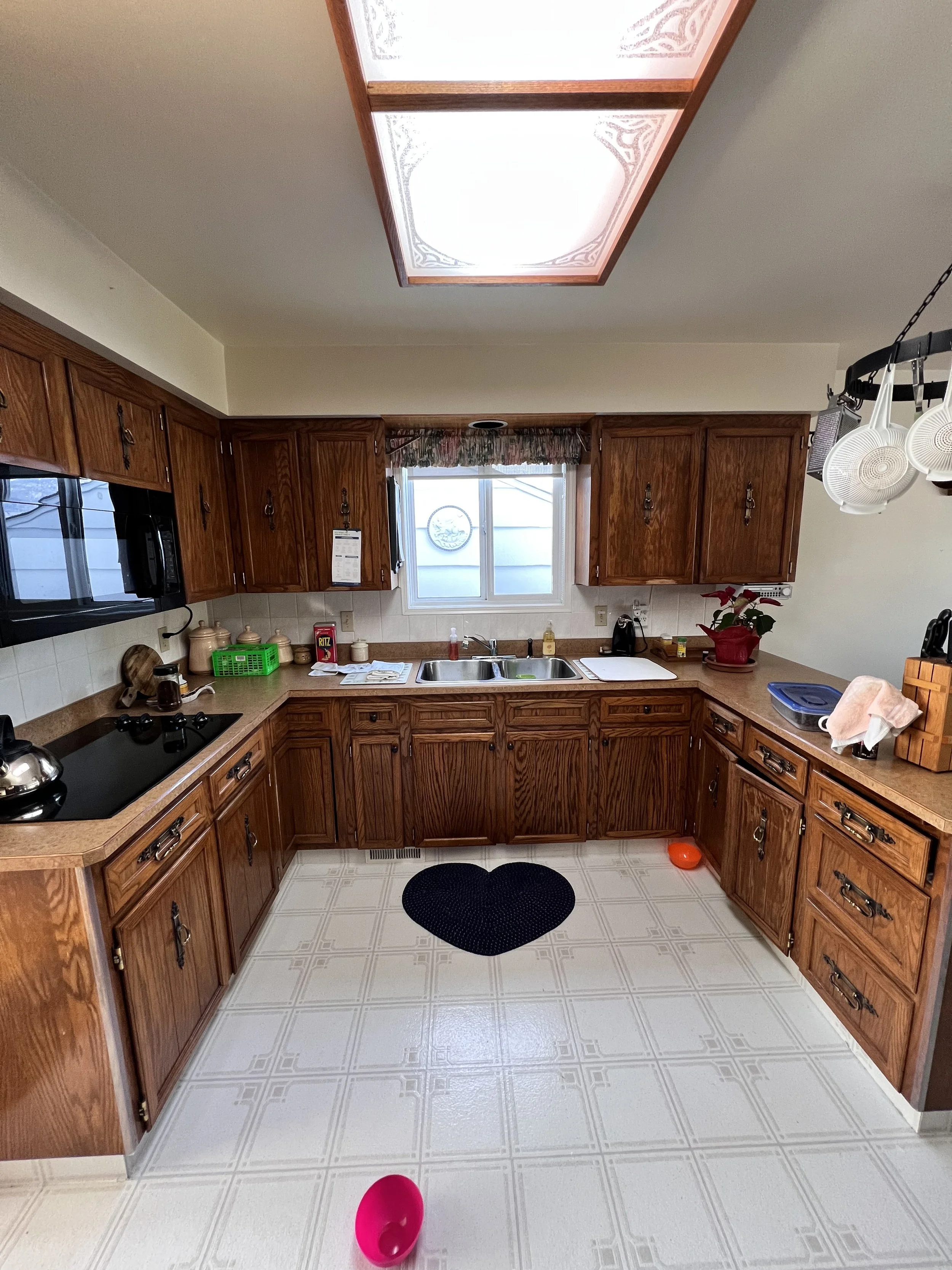 Golden Oak Reno  Before 4.jpeg