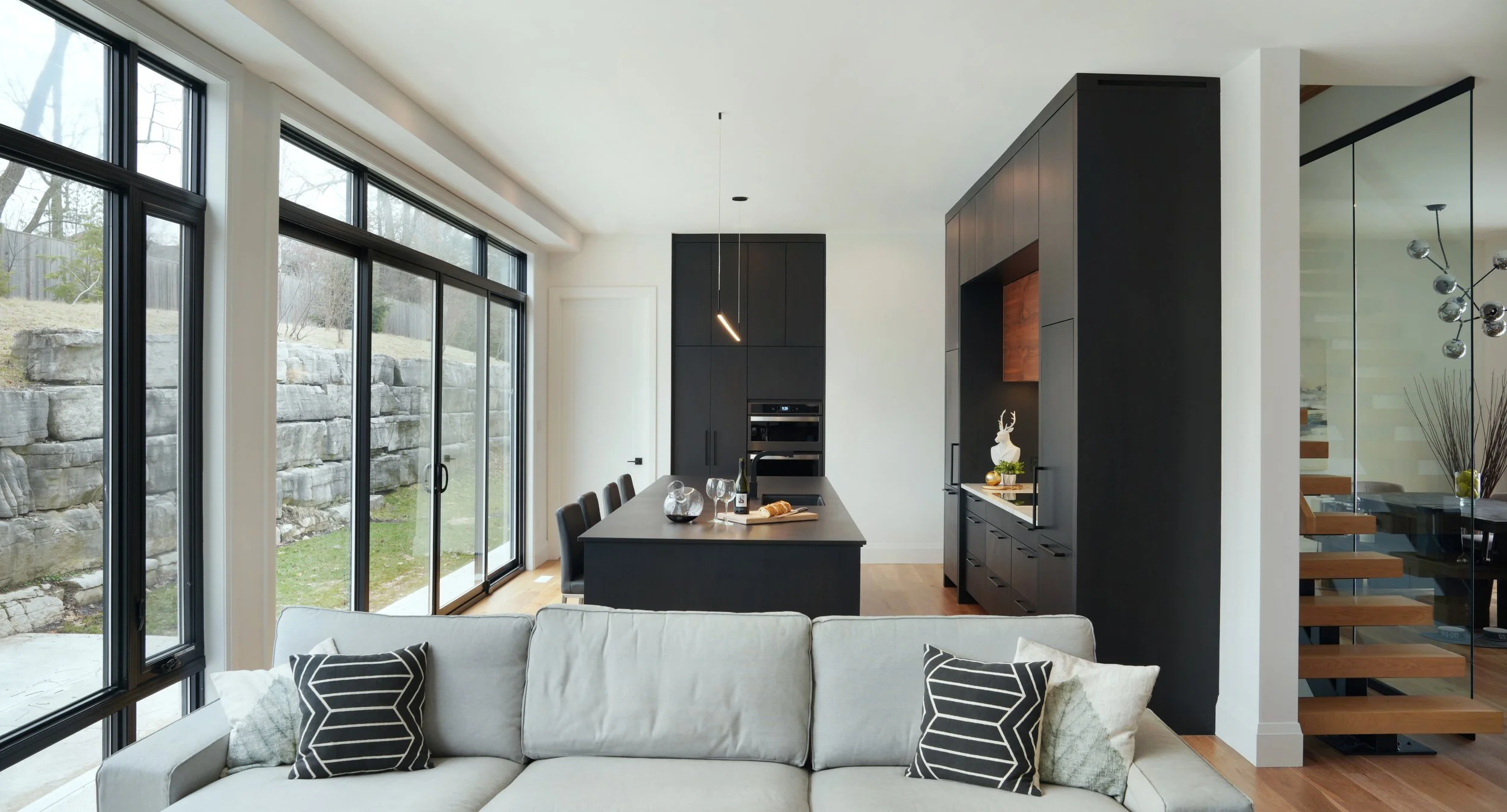32-567 Rosecliffe Terrace London 02.jpg