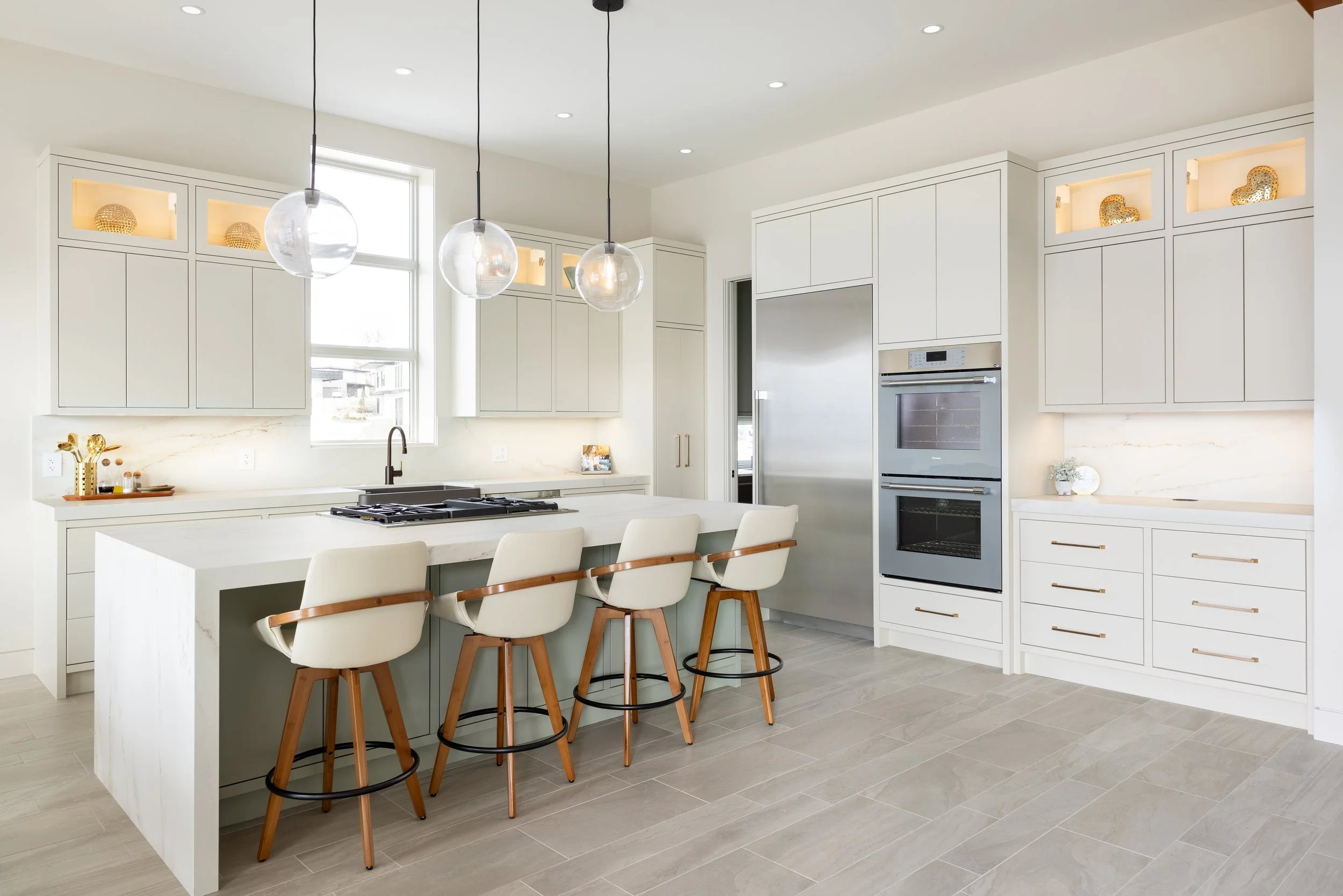 9842 Beacon Hill Dr-2.jpg