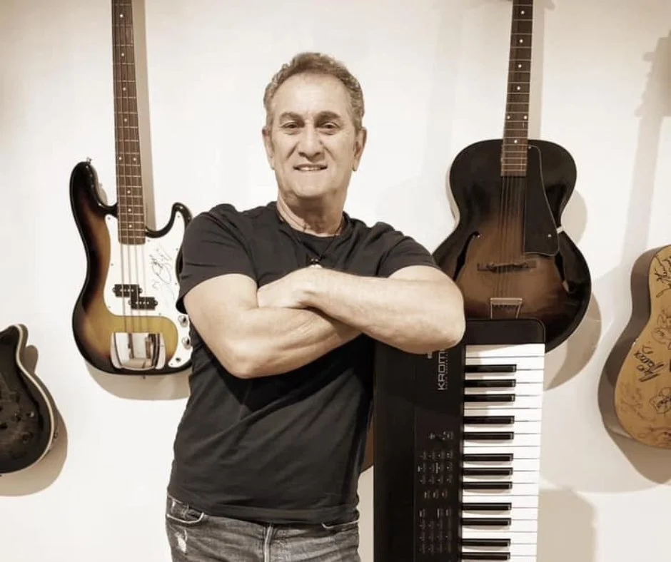Paul Vitullo - Live &amp; Free 