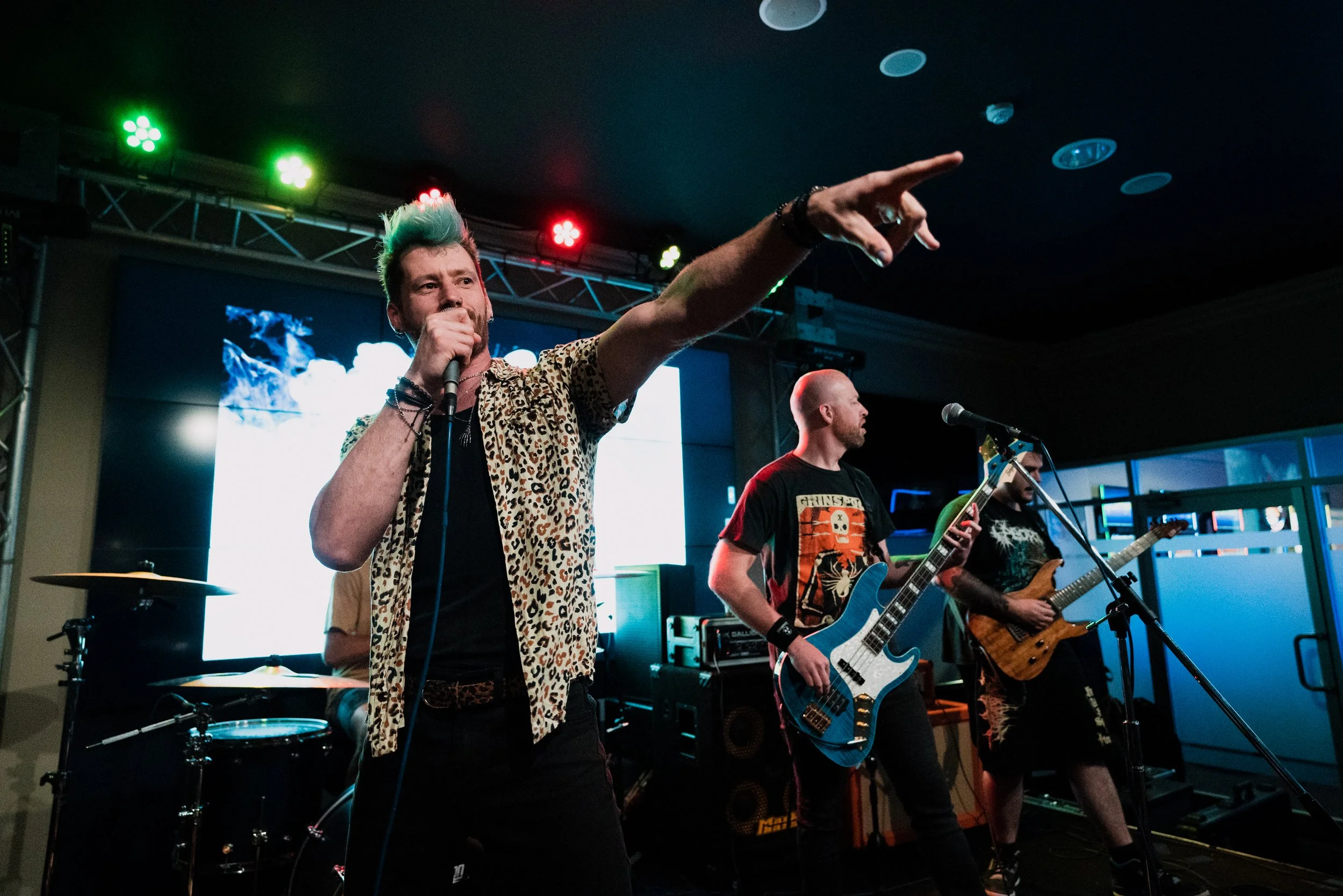 live &amp; free - gravy train 