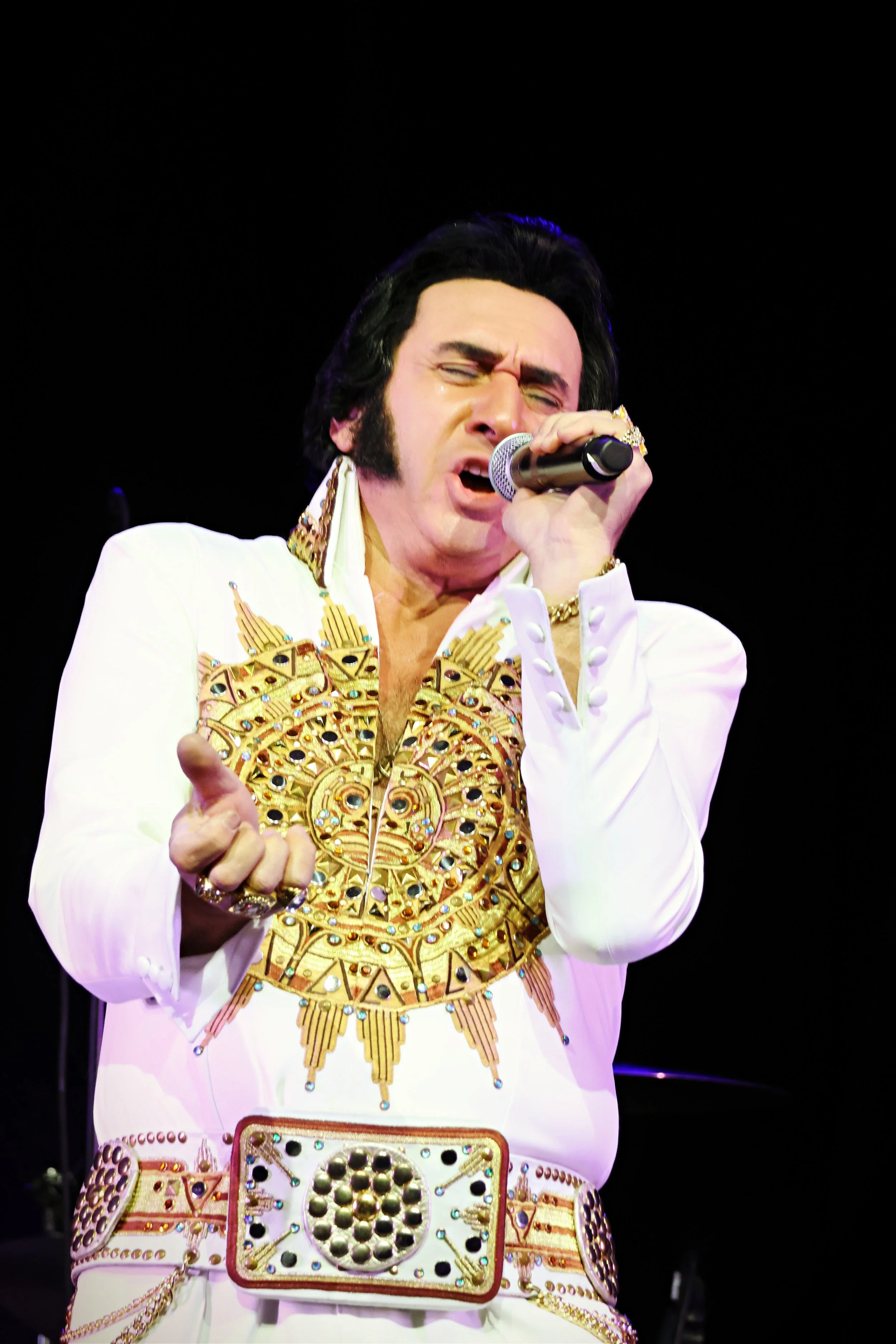 JOE OZZIMO IS  OZZIE ELVIS- A TRIBUTE TO THE KING 