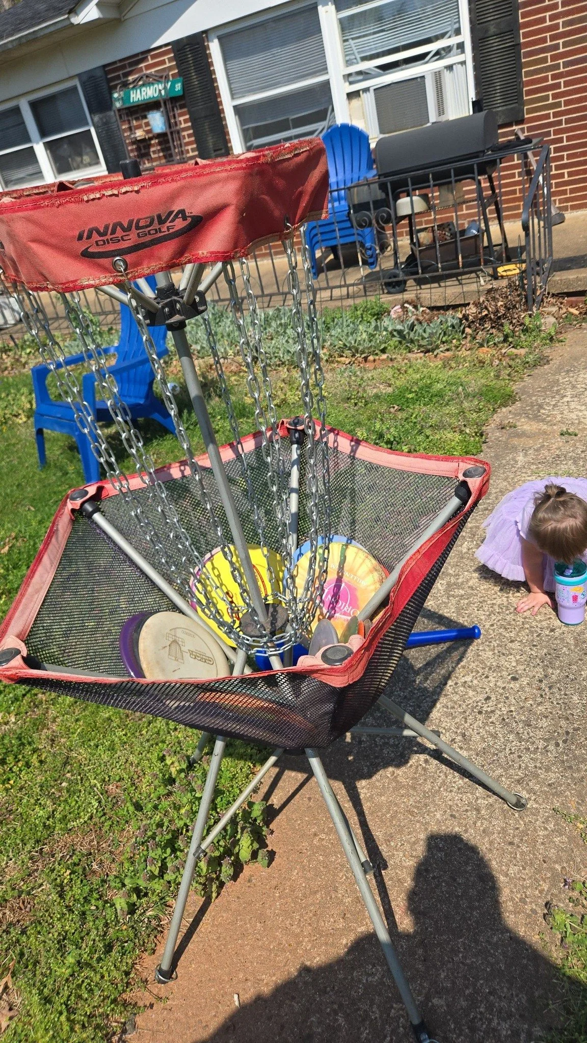 Looking to get back to throwing discs this summer. Hit me up if your into it.