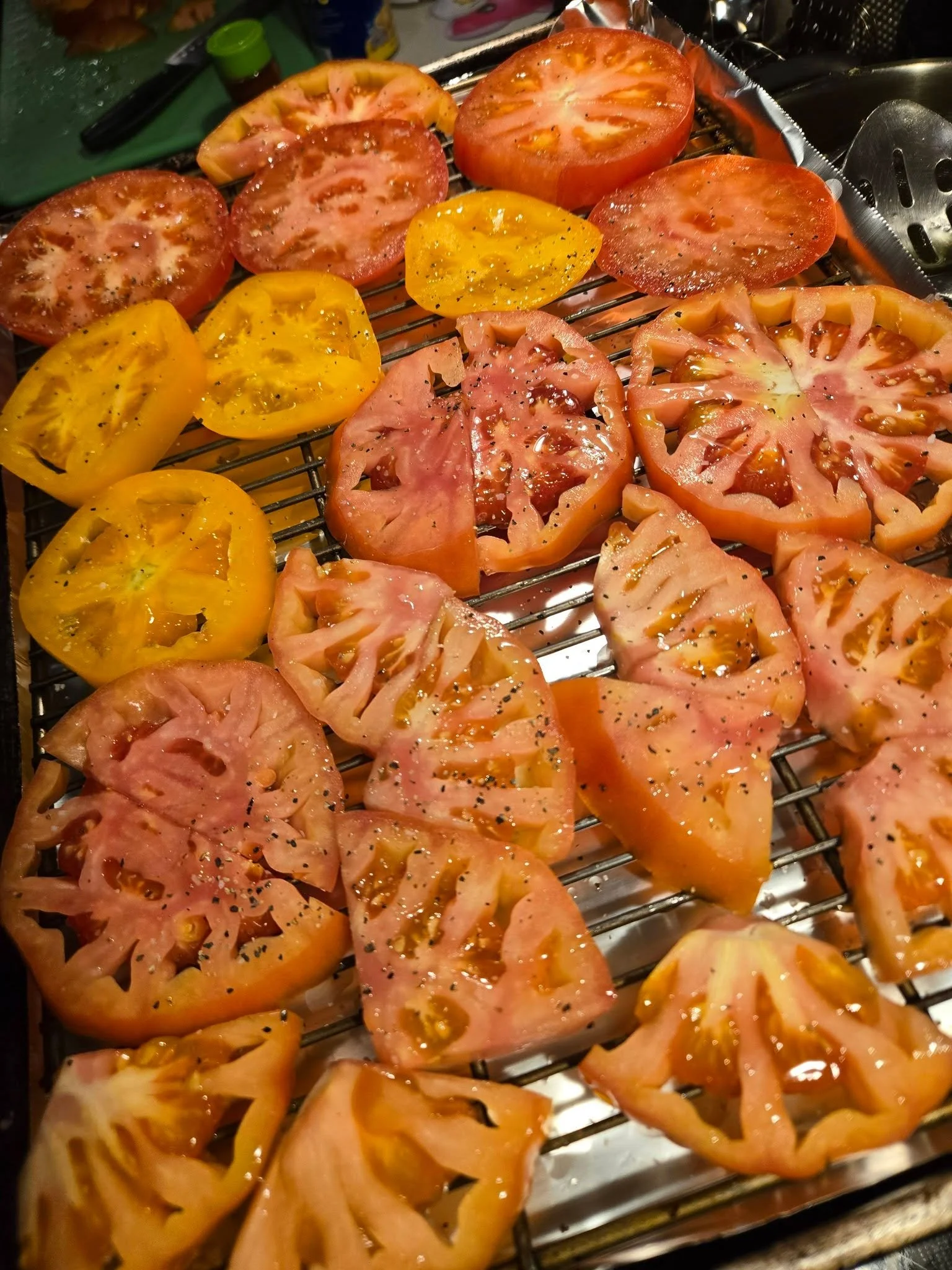Before and after a light roast for some tomato pie R&amp;D!

#chefbowzer #tomatoseason