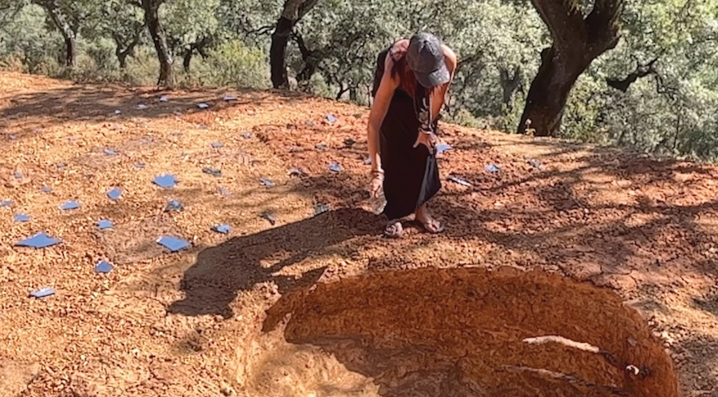 13 RADIO THE SUN_GRID_HOLE ACtion.jpg