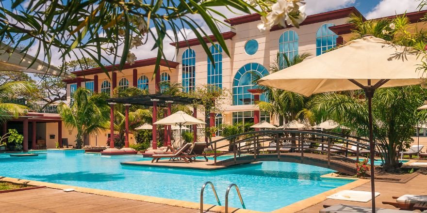 Boutique Hotel Design: Creating Unique Guest Experiences Through Interior Storytelling