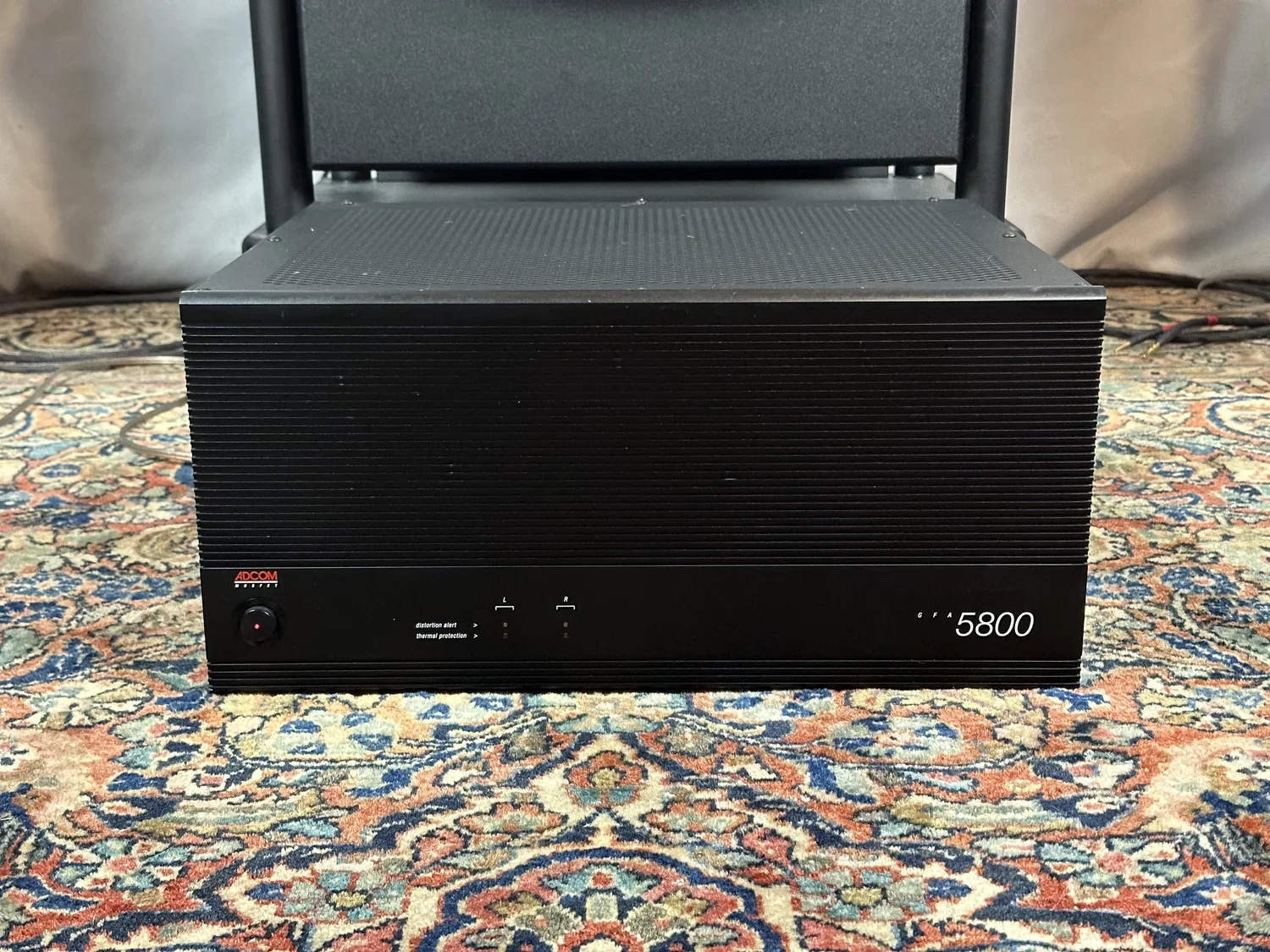 ADCOM GFA 5800 (SOLD)