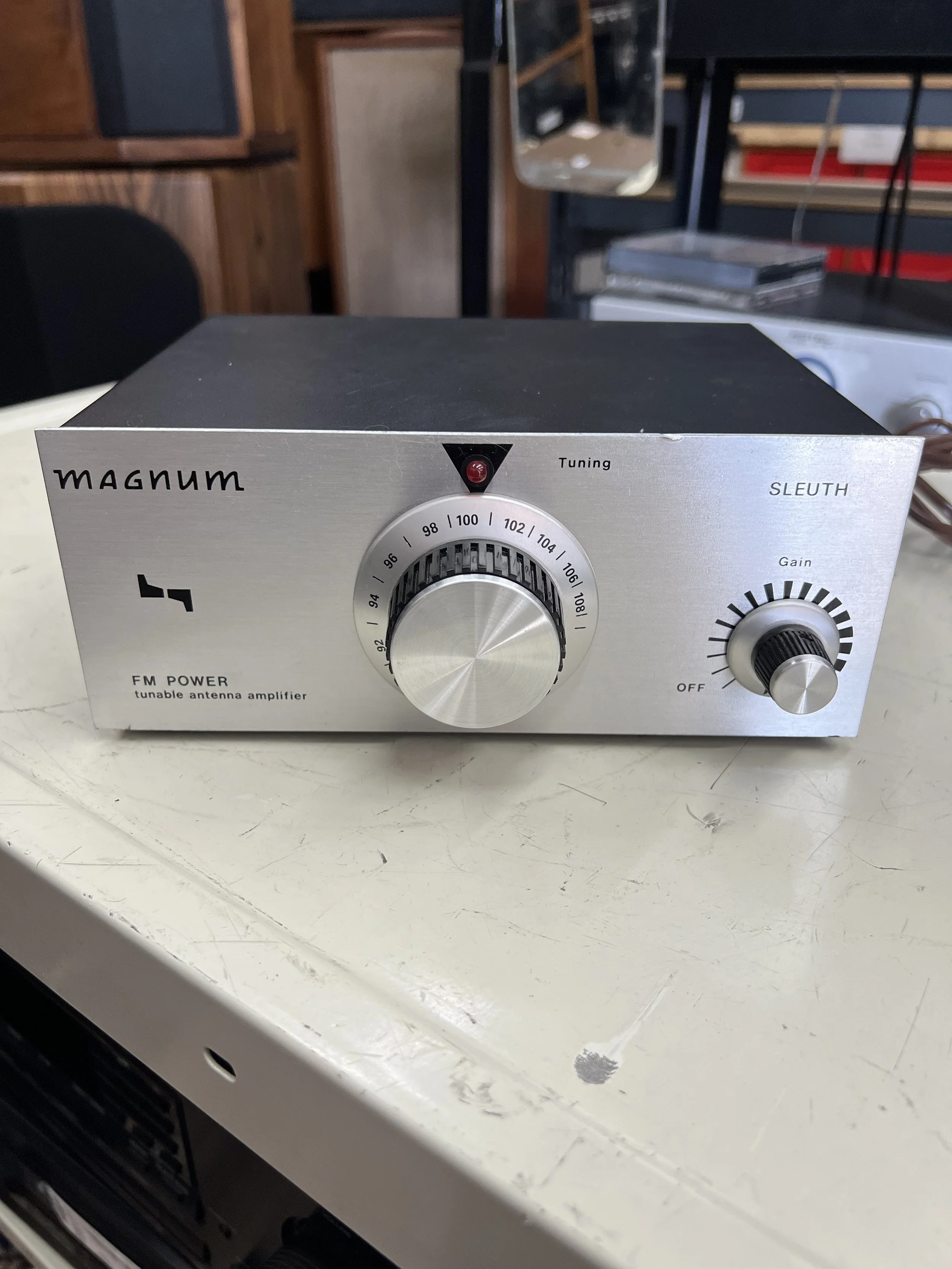 Magnum Sleuth (95 FM) Tunable Antenna Amplifier