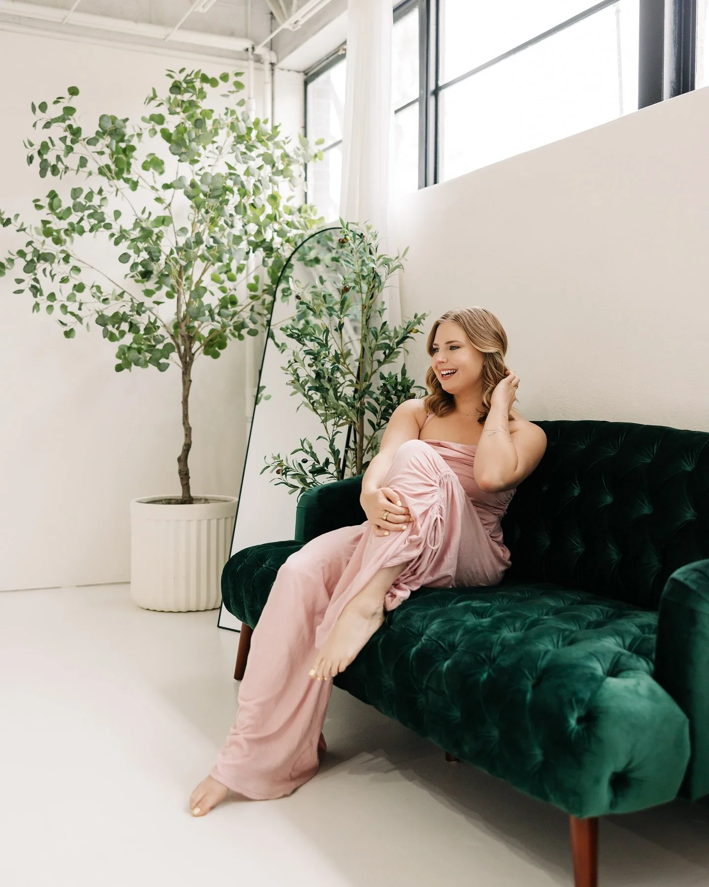 Blissful mornings in our sacred space. 🧡 Featuring studio regular @raw_honey_photo in frame! We hope you all are having a great start to your Saturday. Good luck with all your creative happenings today! 🙌🙌🙌

Photographed by @shelfranciscreative 
