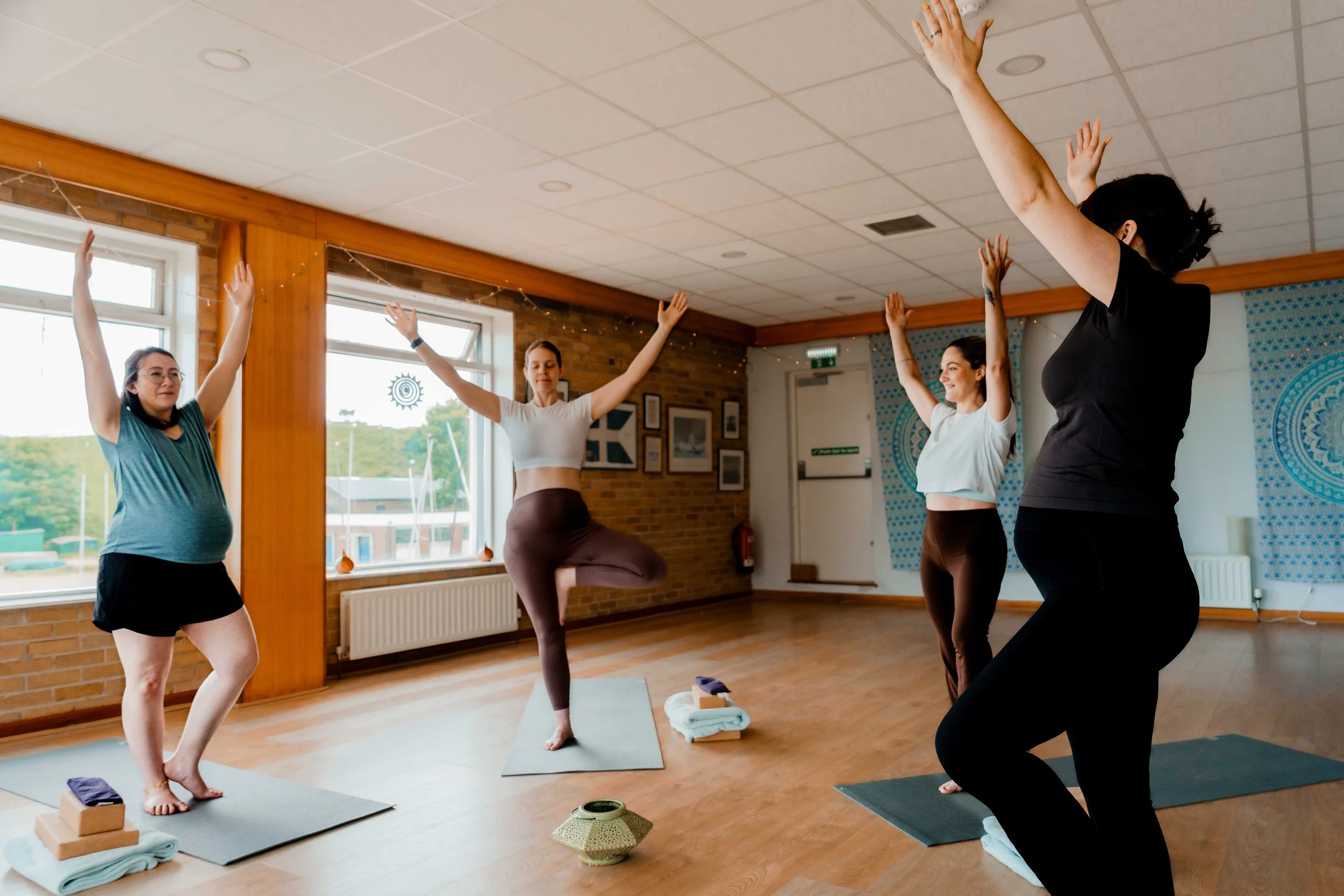 72dpi_DSC05663_JasmineYoga_EmmaSolomonPhotography.jpg