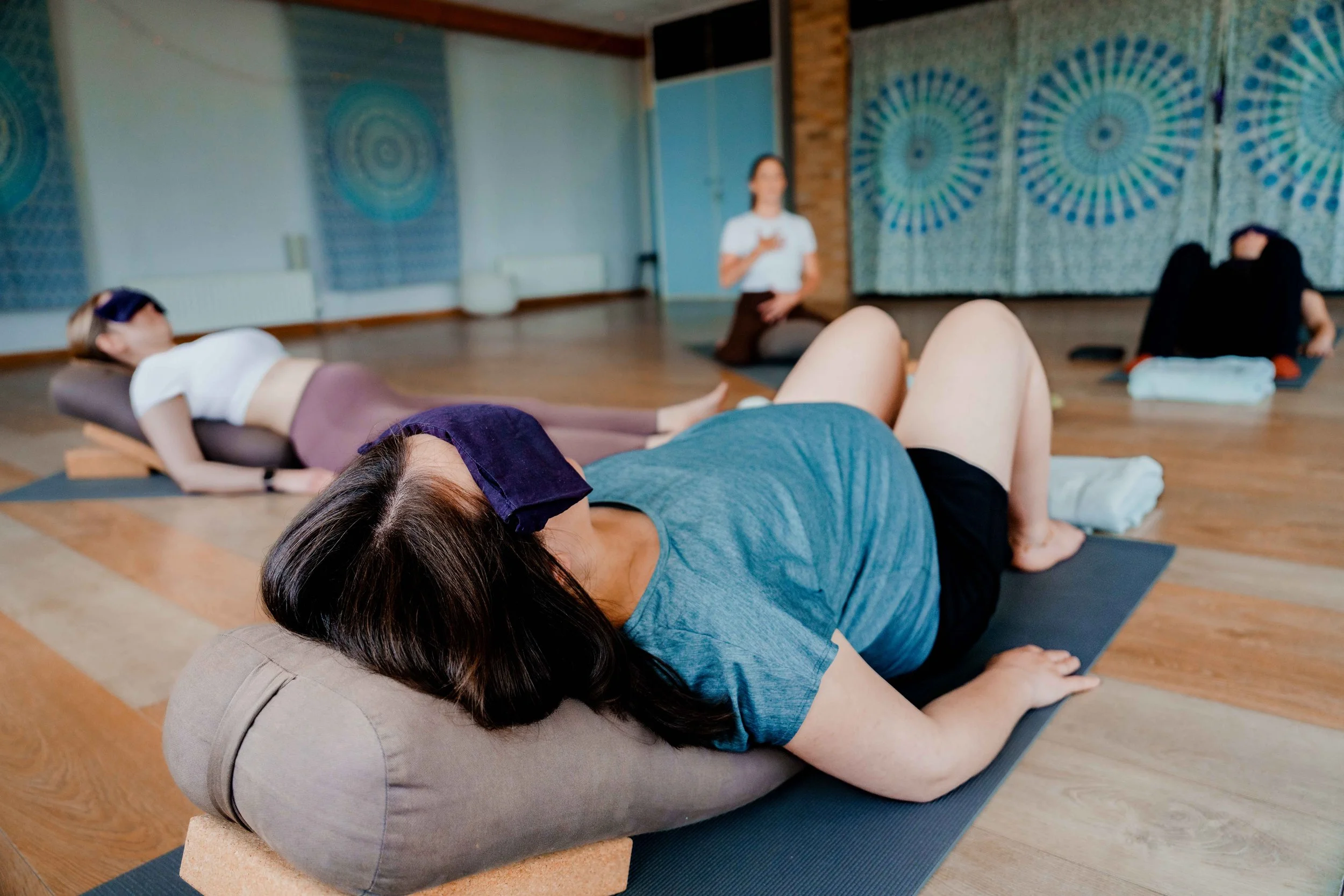 72dpi_DSC05697_JasmineYoga_EmmaSolomonPhotography.jpg