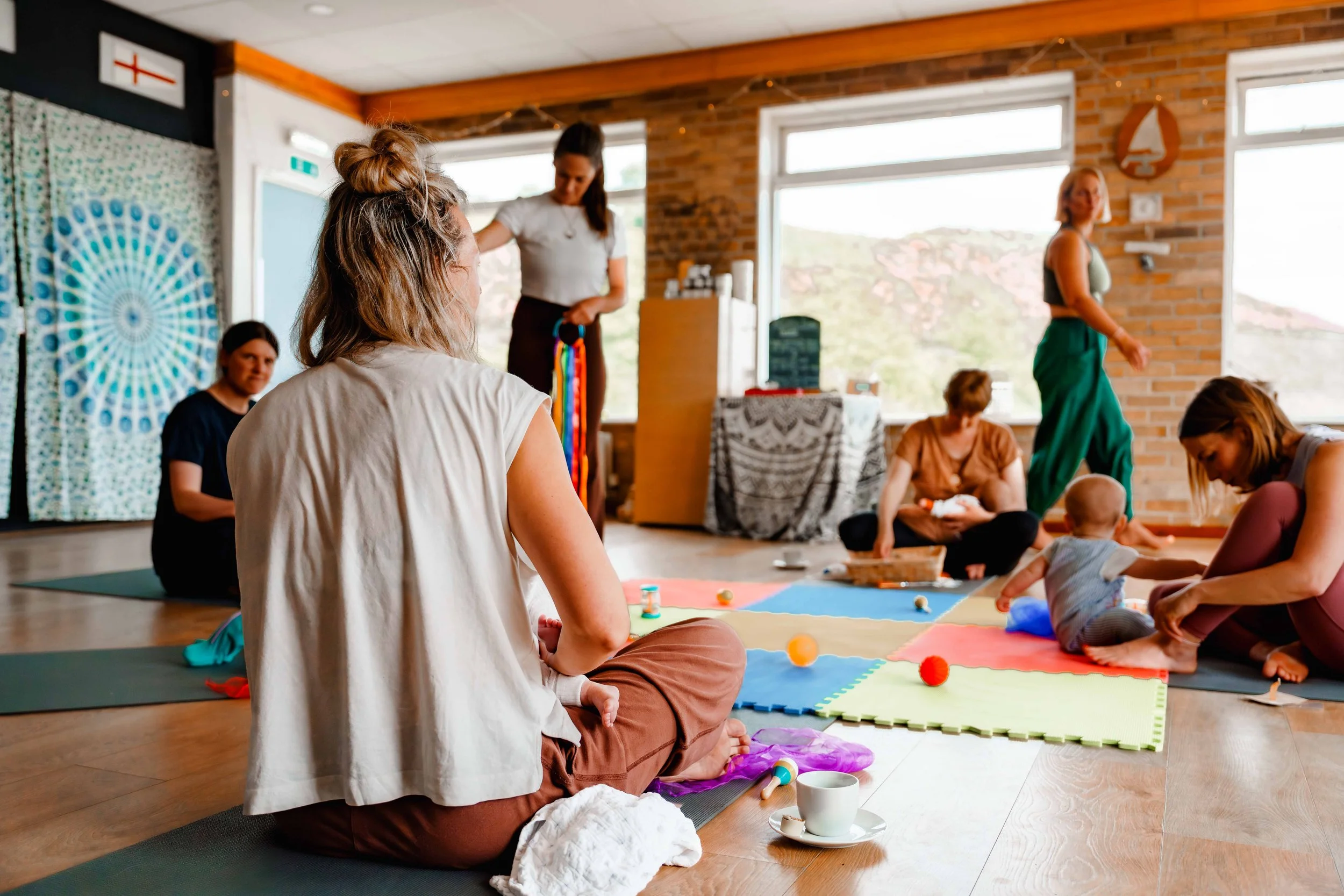 72dpi_DSC05821_JasmineYoga_EmmaSolomonPhotography.jpg