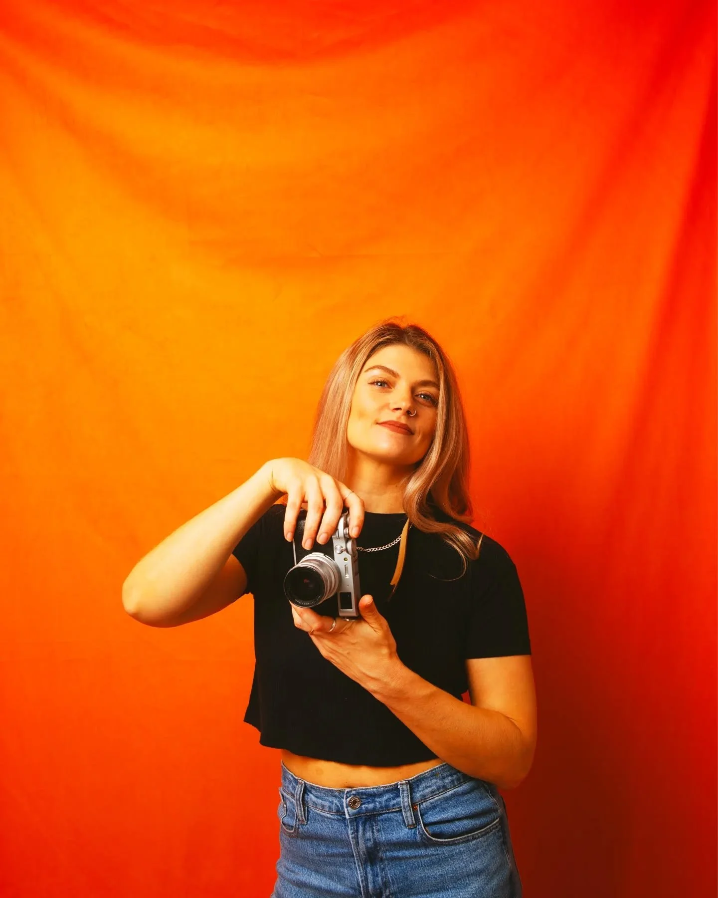 Hi, it's me 👋

Some &ldquo;oh I&rsquo;m just chilling in my studio in my socks&rdquo; kinda pics - trying very hard to not be awkward.

I can only wish that I always looked like this when I'm taking pics&hellip; Usually I&rsquo;m all chins. 

Also s