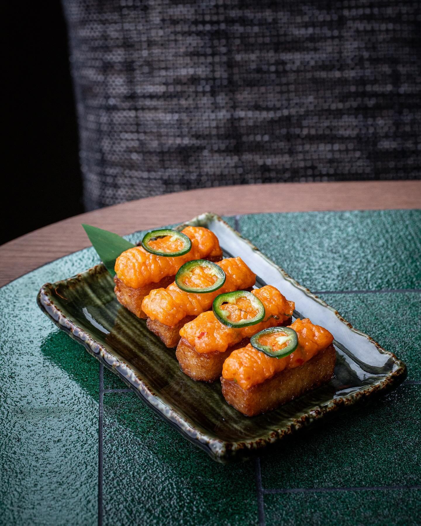 A few favourites have made their way over from our Notting Hill home to grace the pages of our #LosMochisLondonCity menu!

Discover our Spicy Salmon, Truffle Guacamole and Pato, all served on a bed of crispy rice via the link in our bio.