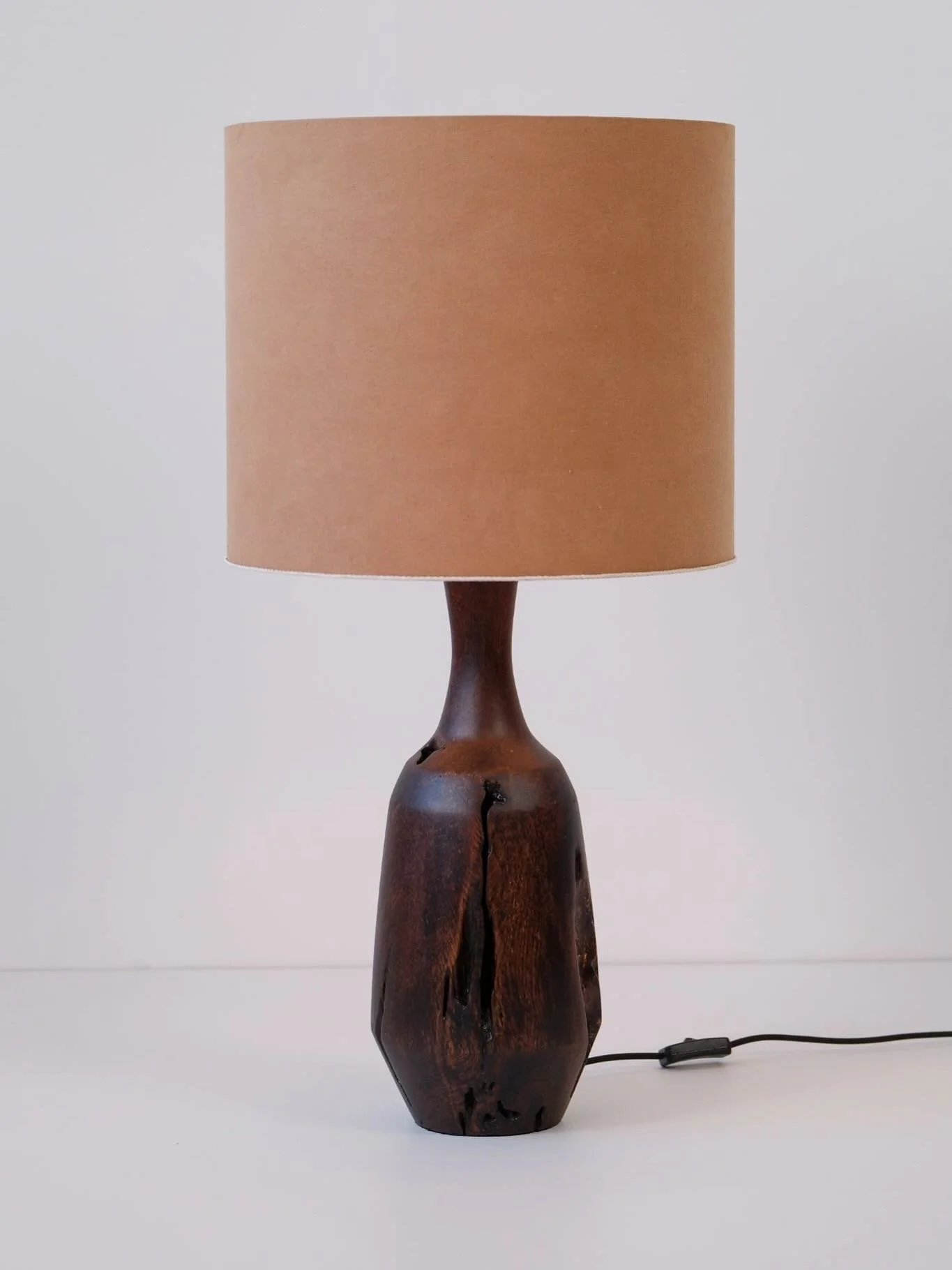 Some absolutely extraordinary new pieces from @nickericksonstudios - such a pleasure to behold these creations for the first time. @nickericksonstudios naturally dyed and hand crafted lampshades envelop these exquisite bases. 

Lamps and lampshades -