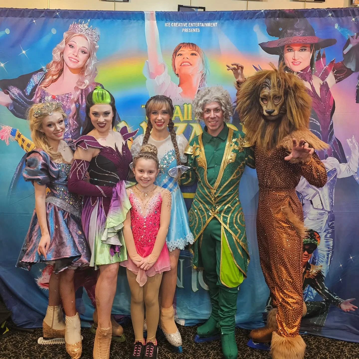 We had a wonderful time partnering with @midlandtheatre for The Wizard of Oz on Ice today. Some of our skaters showed up to help out and watch the show. Thank you to the cast for taking time out to meet with us!