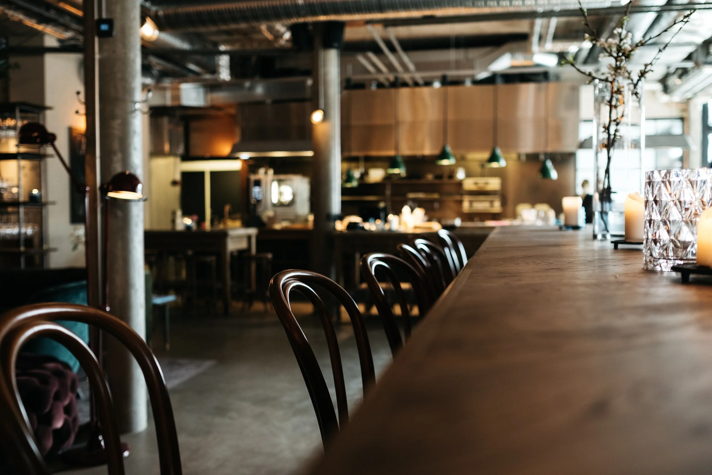 Experience the durable beauty of 3M DI-NOC at Solar Tinting in Indianapolis. Perfect for high-traffic areas in commercial, retail, and hospitality spaces. Ensure lasting elegance with proper installation & maintenance.