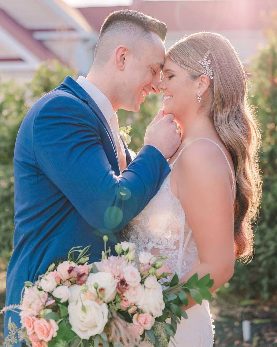 Happy 1 year Anniversary @alexandraaneglia &amp; @mikenegs !!!! Perfect day today just like on your wedding day! Wishing you an eternity of happiness! 

floral @bowandrose 
photo @nidyalloydphotography 
venue @thebarnatvilla
