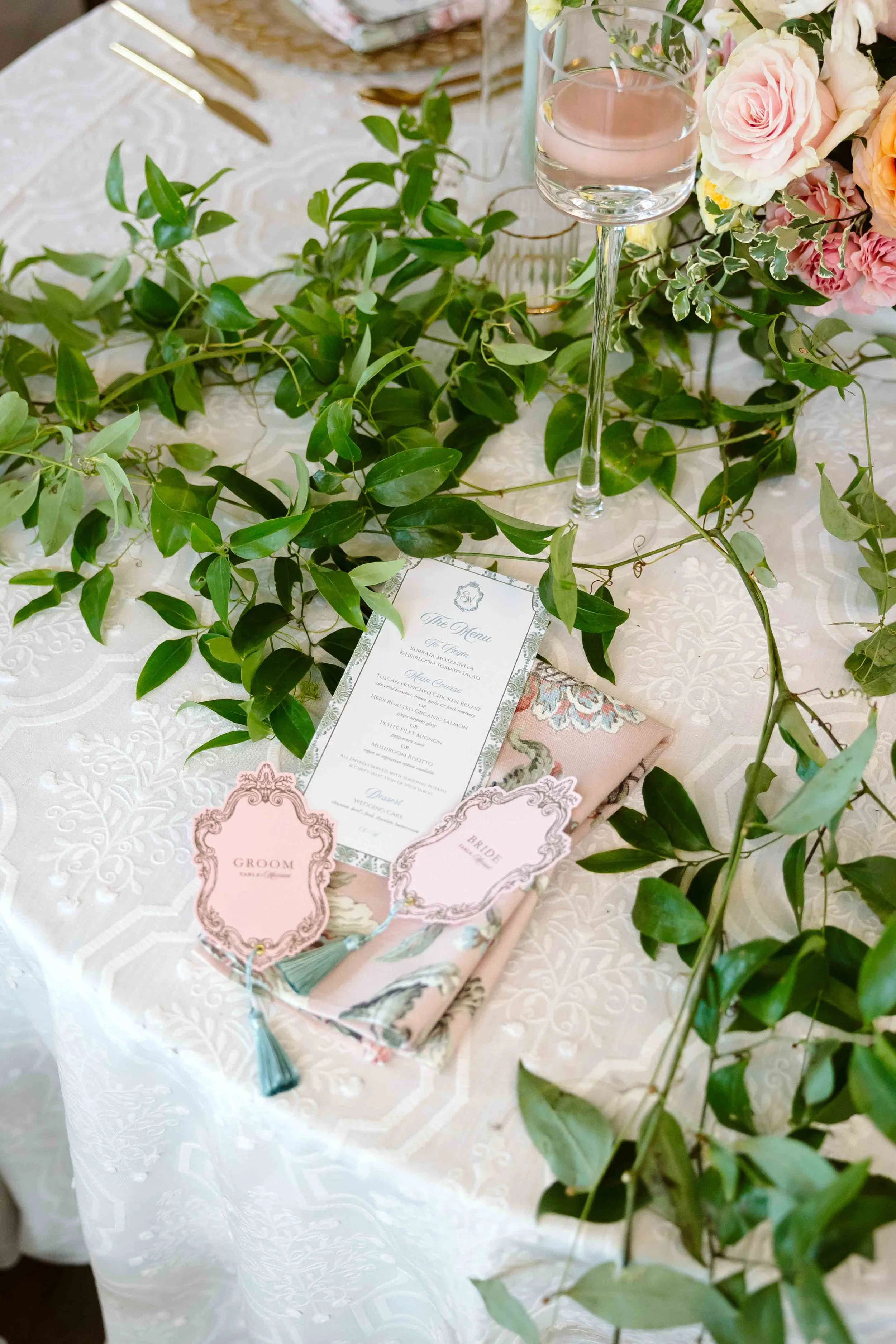 Wedding-Whitby-Castle-Florist-Bow-and-rose12.jpg