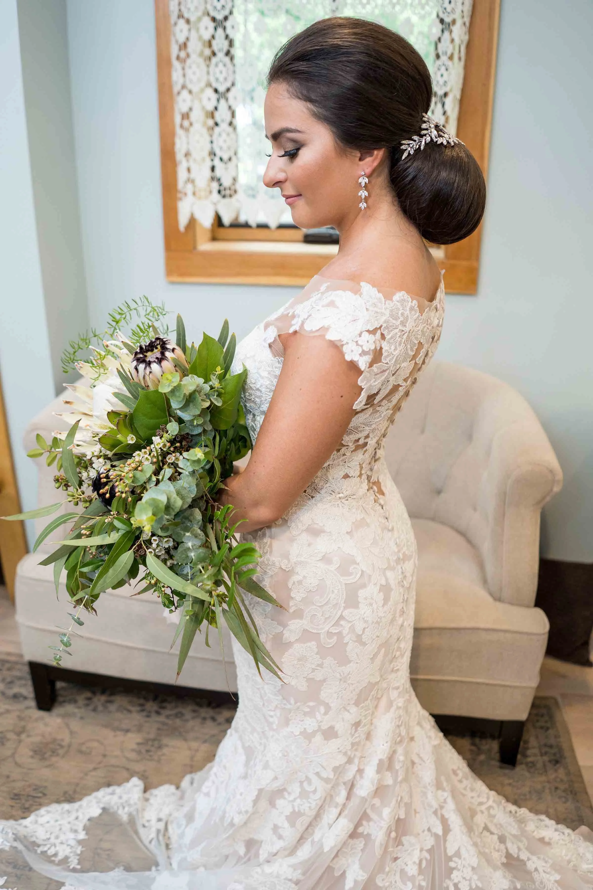 Red-Maple-Vineyard-Wedding-Bow-and-Rose10.jpg