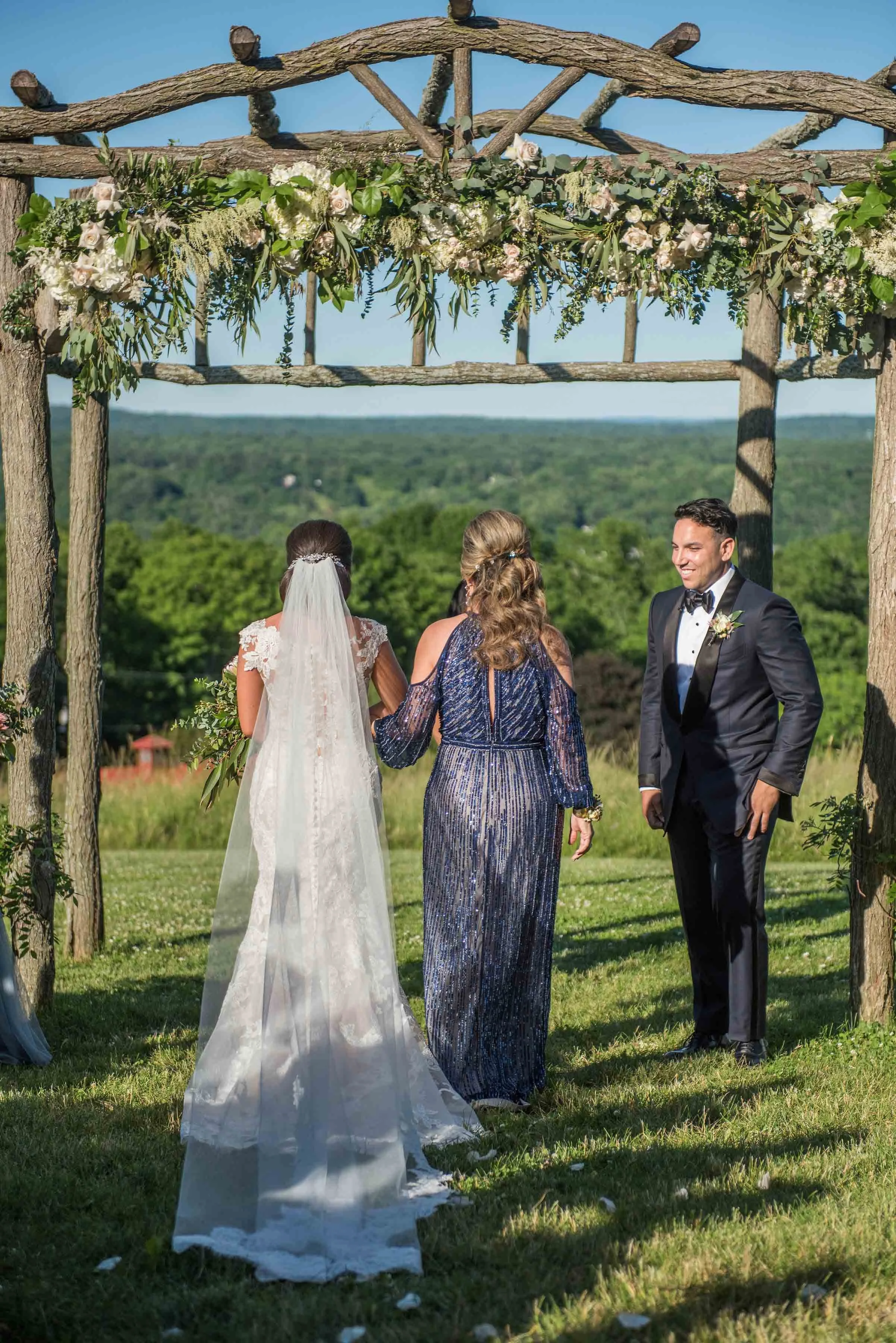 Red-Maple-Vineyard-Wedding-Bow-and-Rose39.jpg