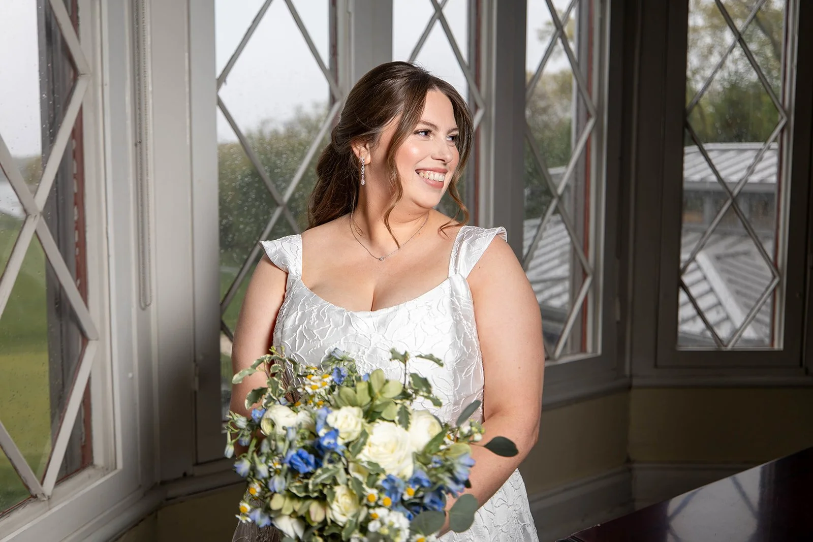 whitby-castle-wedding-florist-bow-and-rose-23.jpg