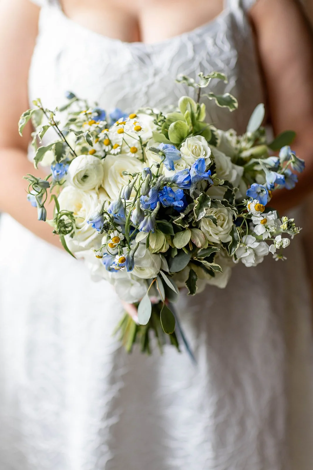 whitby-castle-wedding-florist-bow-and-rose-20.jpg