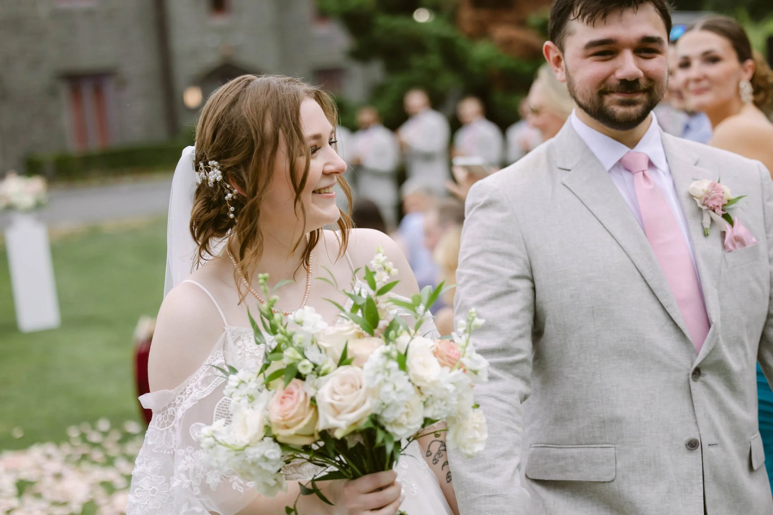 Wedding-Florist-Bow-And-Rose-Whitby-Castle-26.jpg