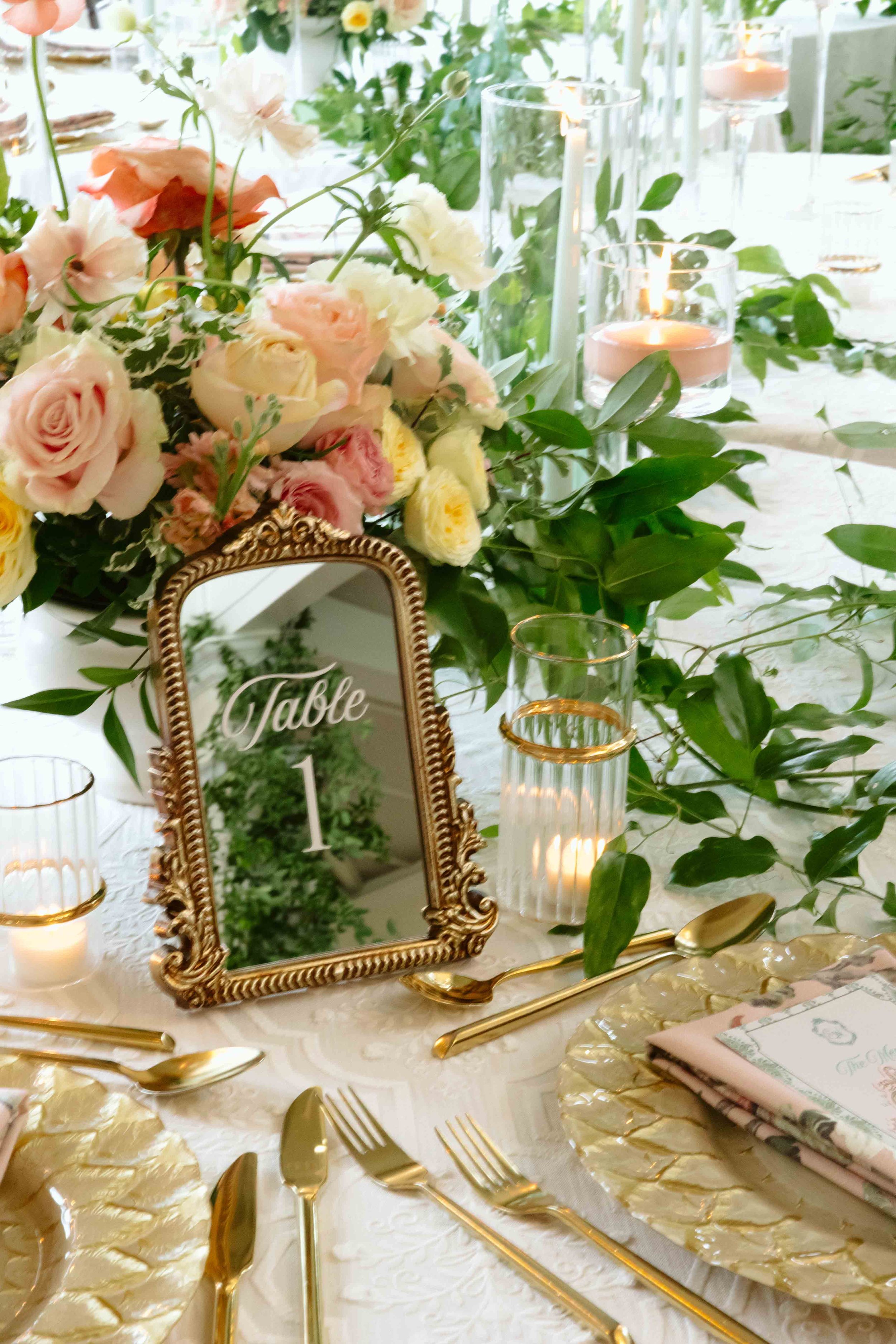 Wedding-Whitby-Castle-Florist-Bow-and-rose14.jpg